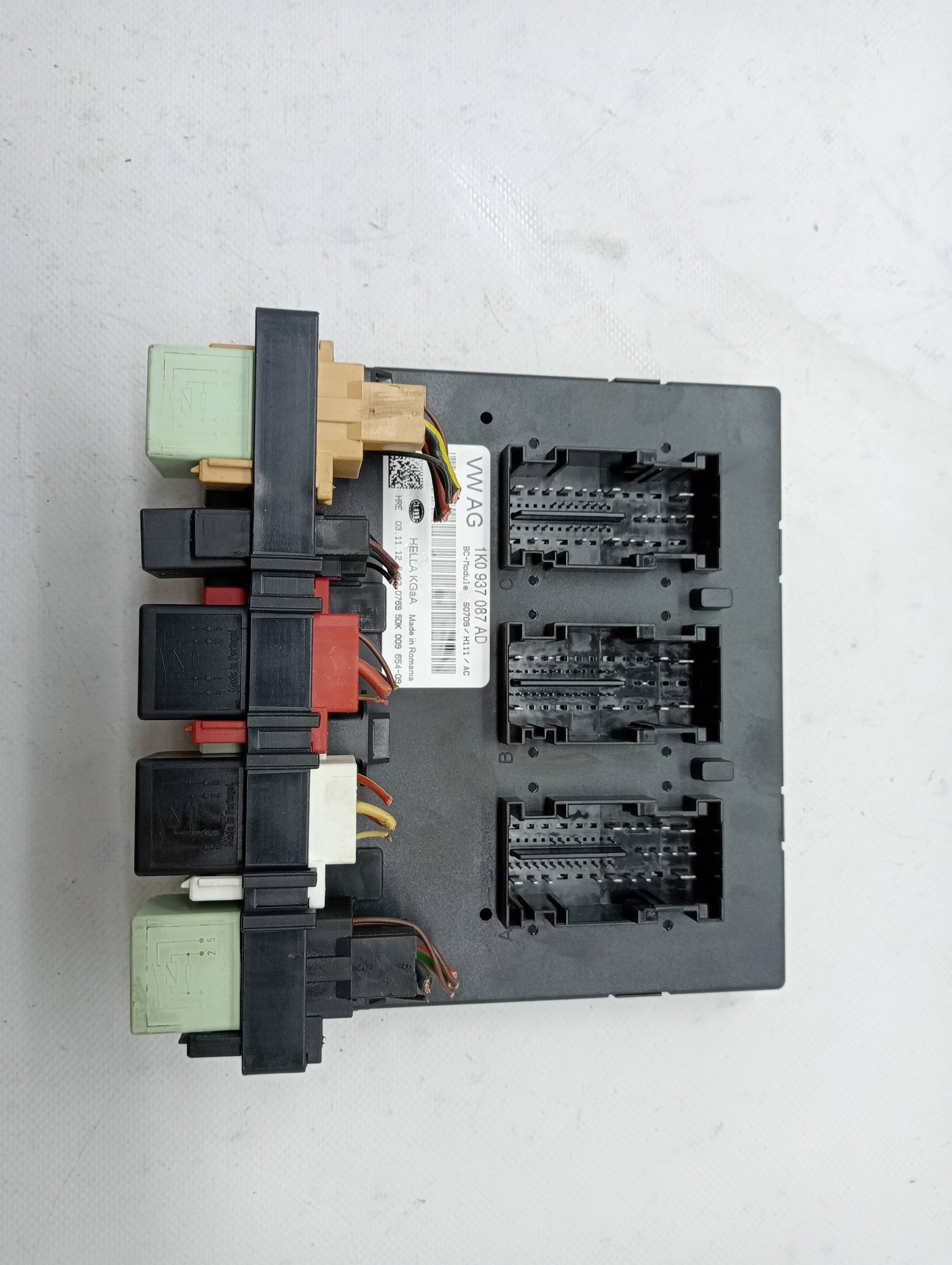 Caja precalentamiento SKODA OCTAVIA COMBI (5E5)