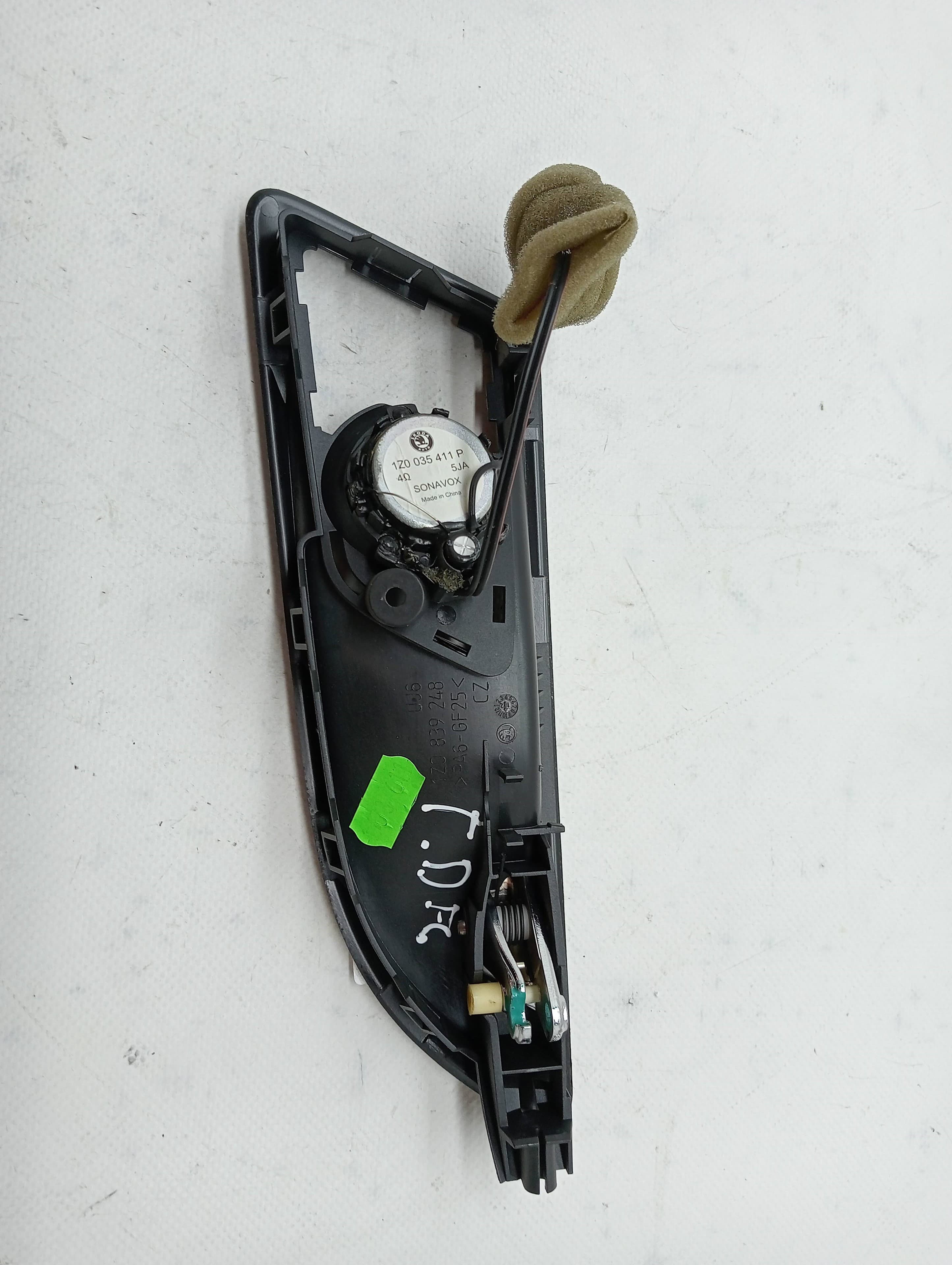 Maneta interior trasera derecha SKODA OCTAVIA COMBI (5E5) 2