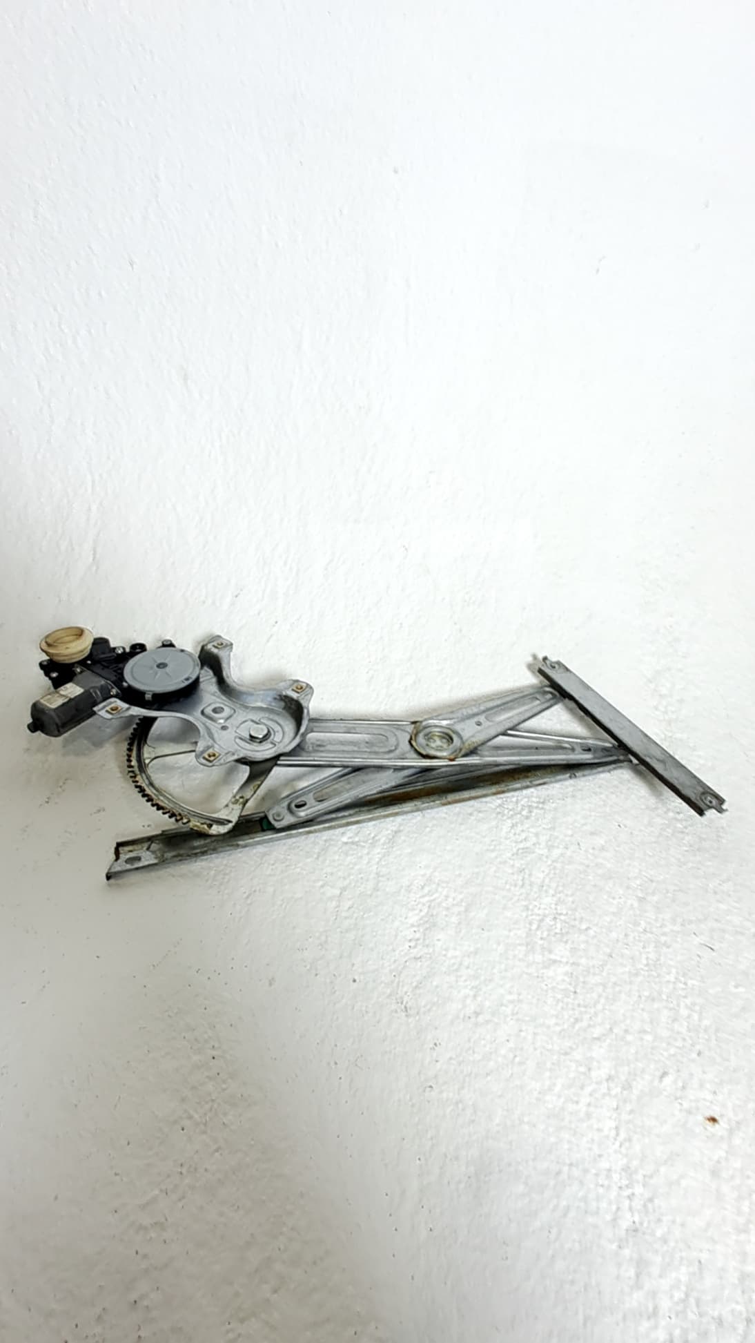 Motor elevalunas delantero izquierdo TOYOTA YARIS 3