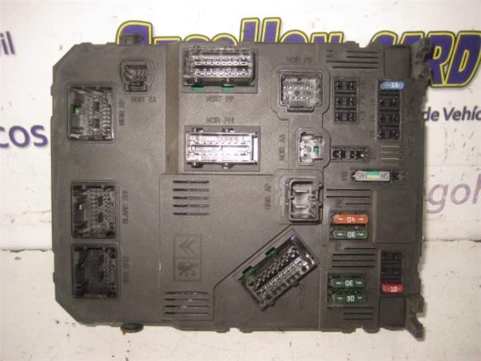 Caja reles / fusibles PEUGEOT 206+
