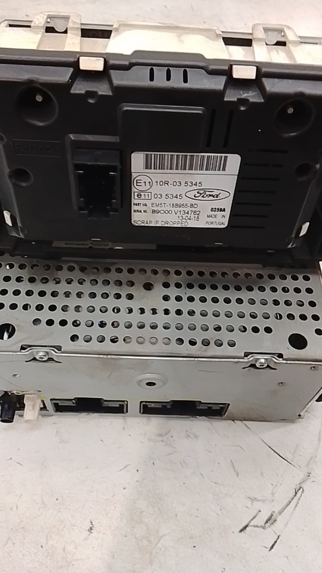 Pantalla multifuncion FORD GRAND TOURNEO CONNECT 4