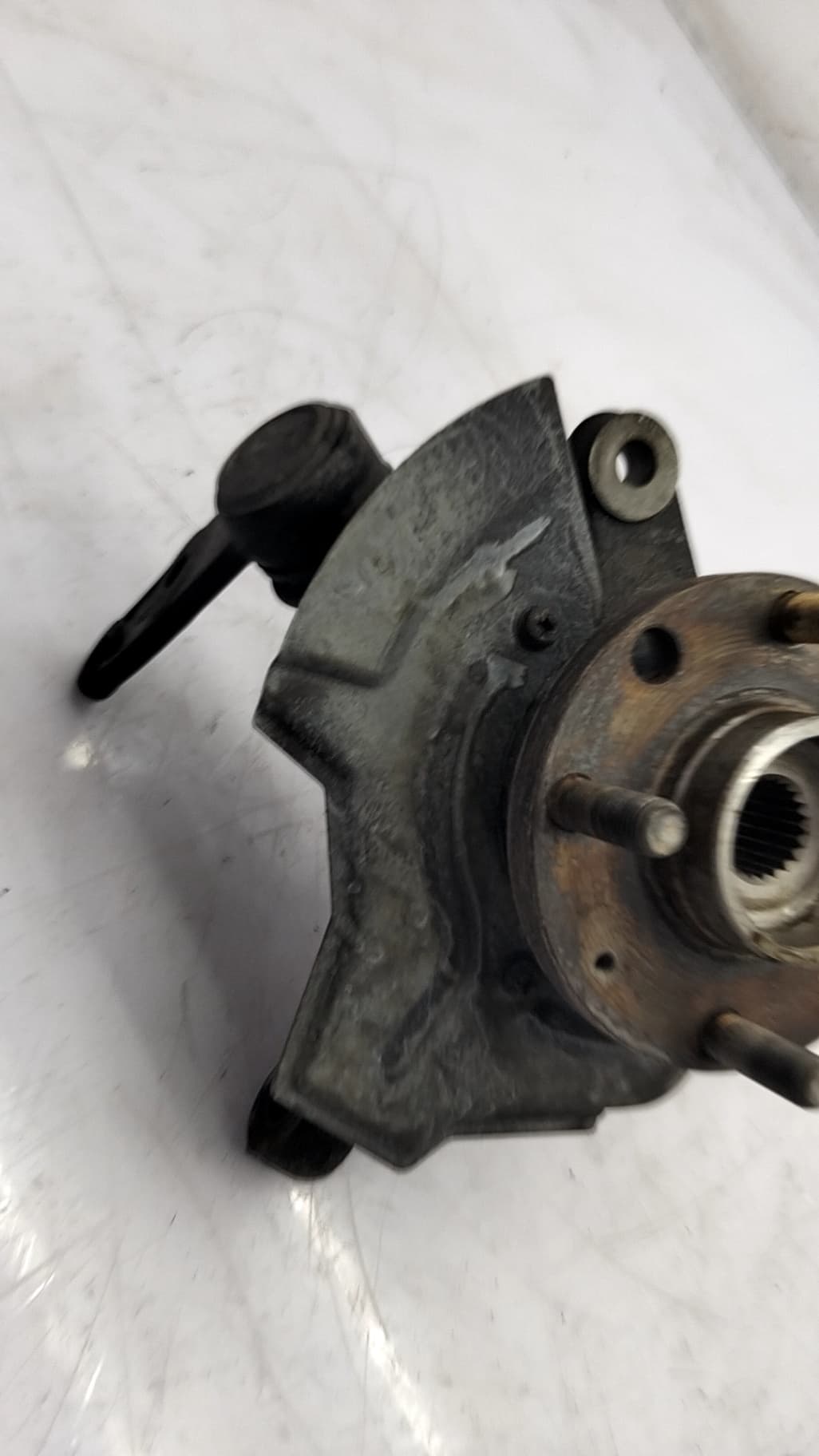 Mangueta delantera izquierda CHEVROLET AVEO 3