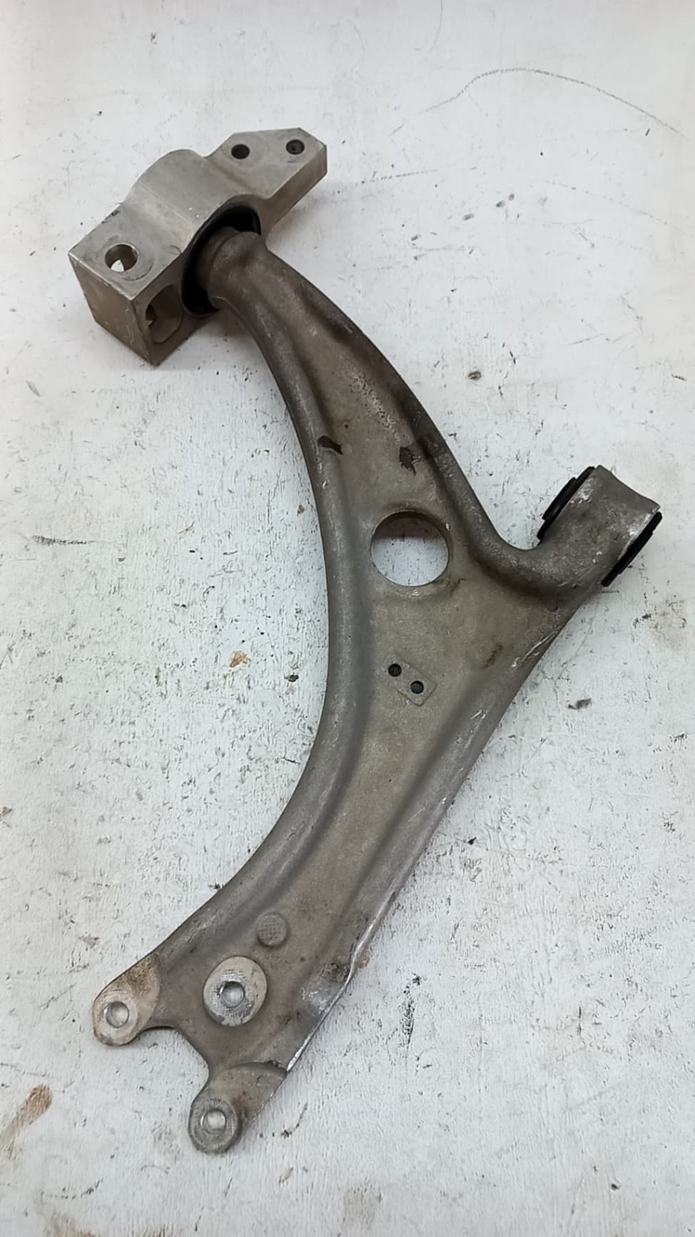 Brazo suspension inferior delantero izquierdo VOLKSWAGEN PASSAT CC (357) 2
