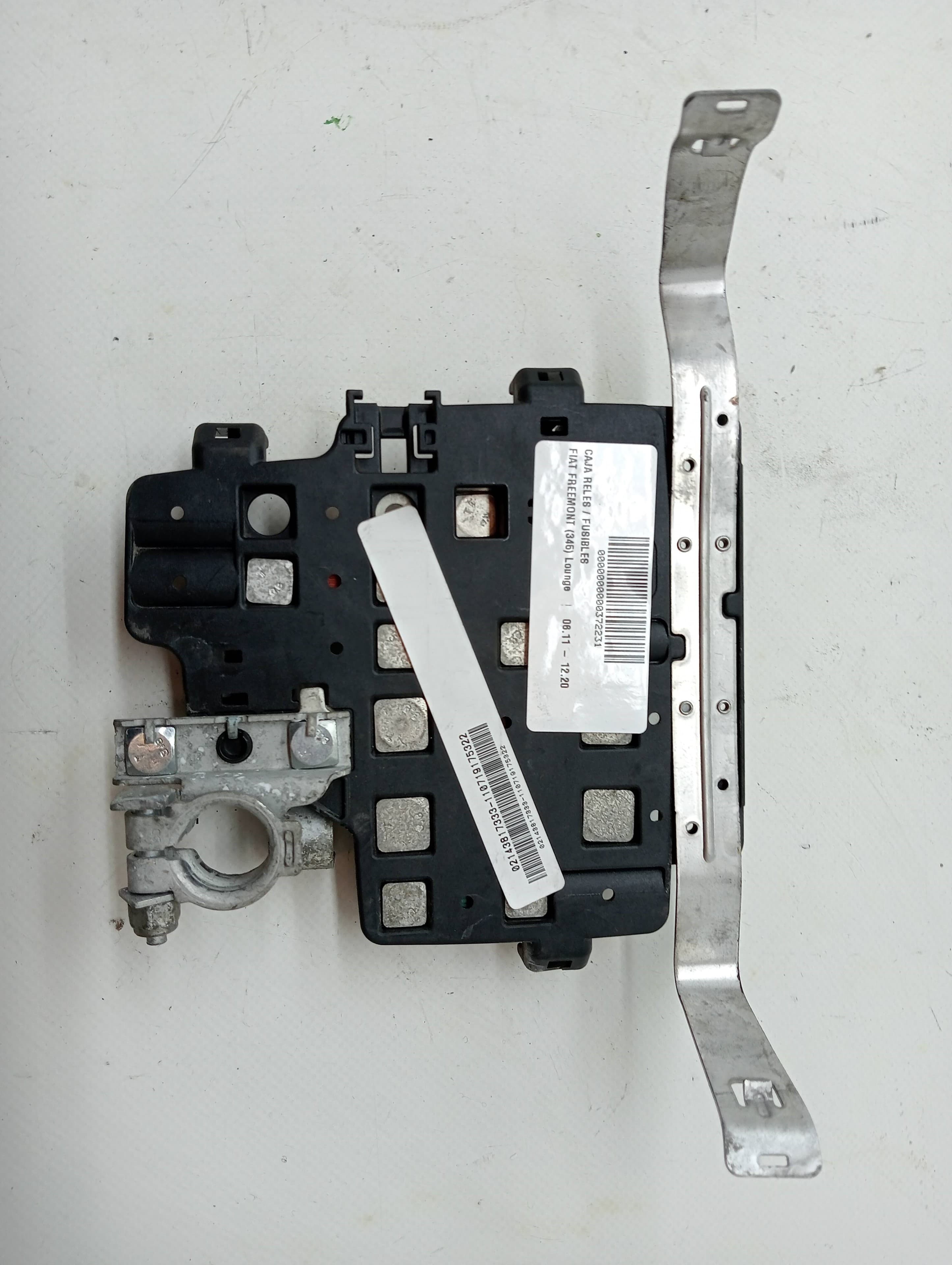 Caja reles / fusibles FIAT FREEMONT (345)