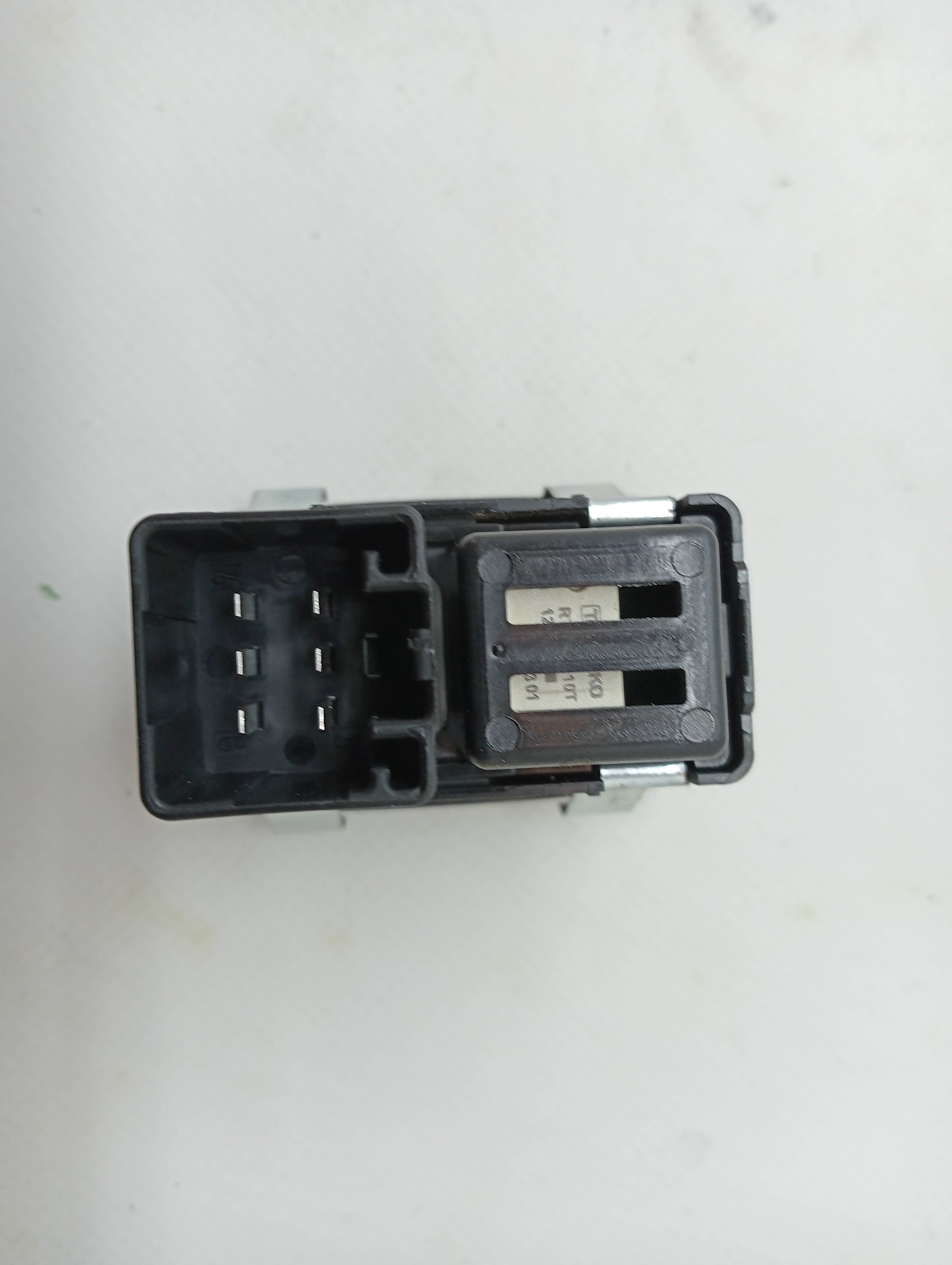 Mando elevalunas trasero derecho FIAT FREEMONT (345) 3