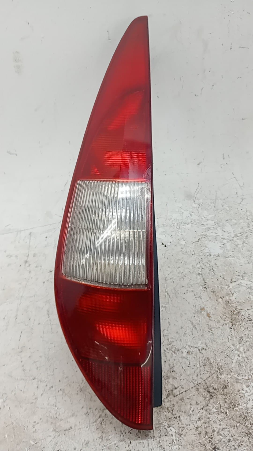 Piloto trasero izquierdo FORD MONDEO III TURNIER (BWY)