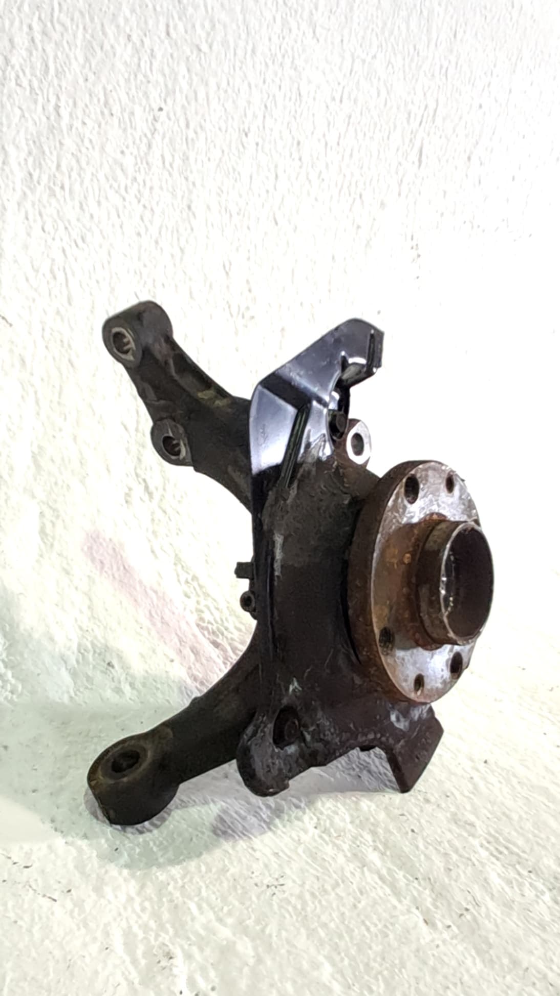 Mangueta delantera izquierda FIAT LINEA (110)