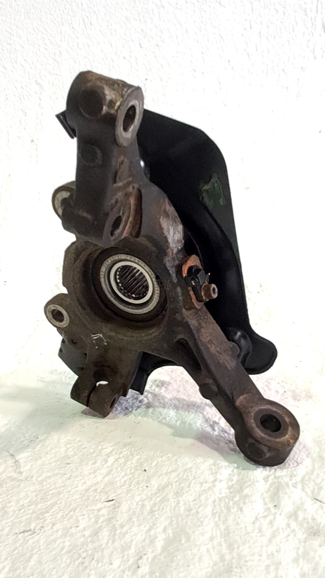 Mangueta delantera izquierda FIAT LINEA (110) 2