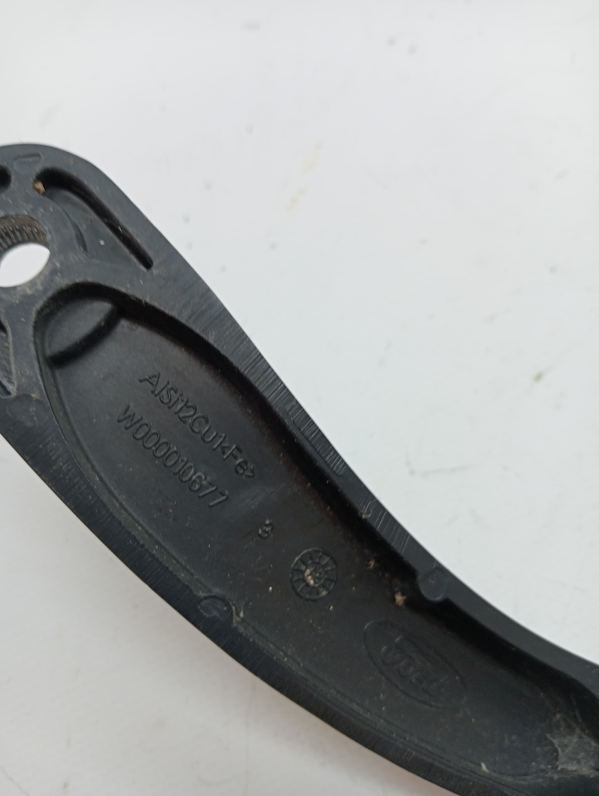 Brazo limpia delantero izquierdo FORD GRAND C-MAX 3
