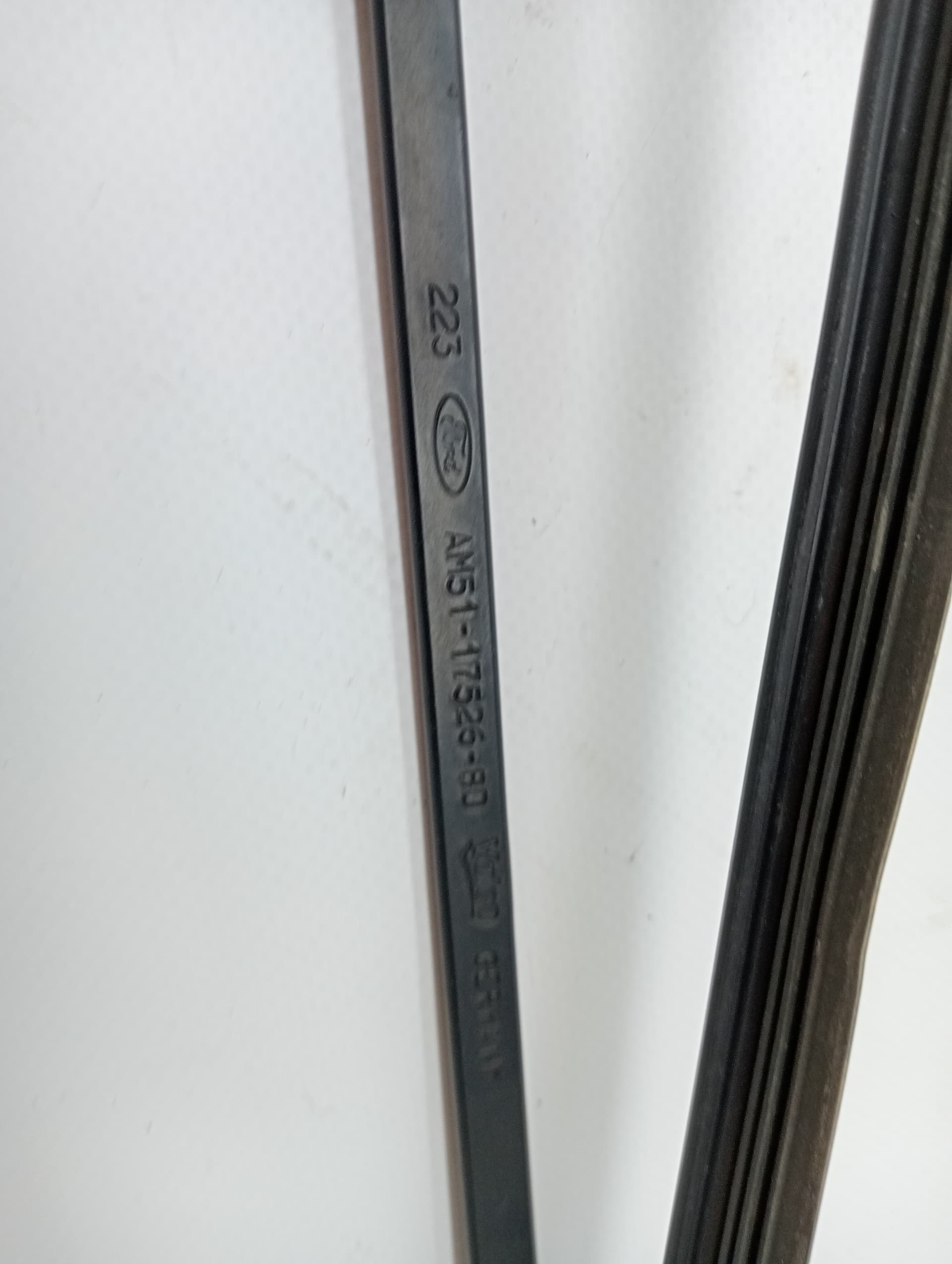 Brazo limpia delantero izquierdo FORD GRAND C-MAX 2