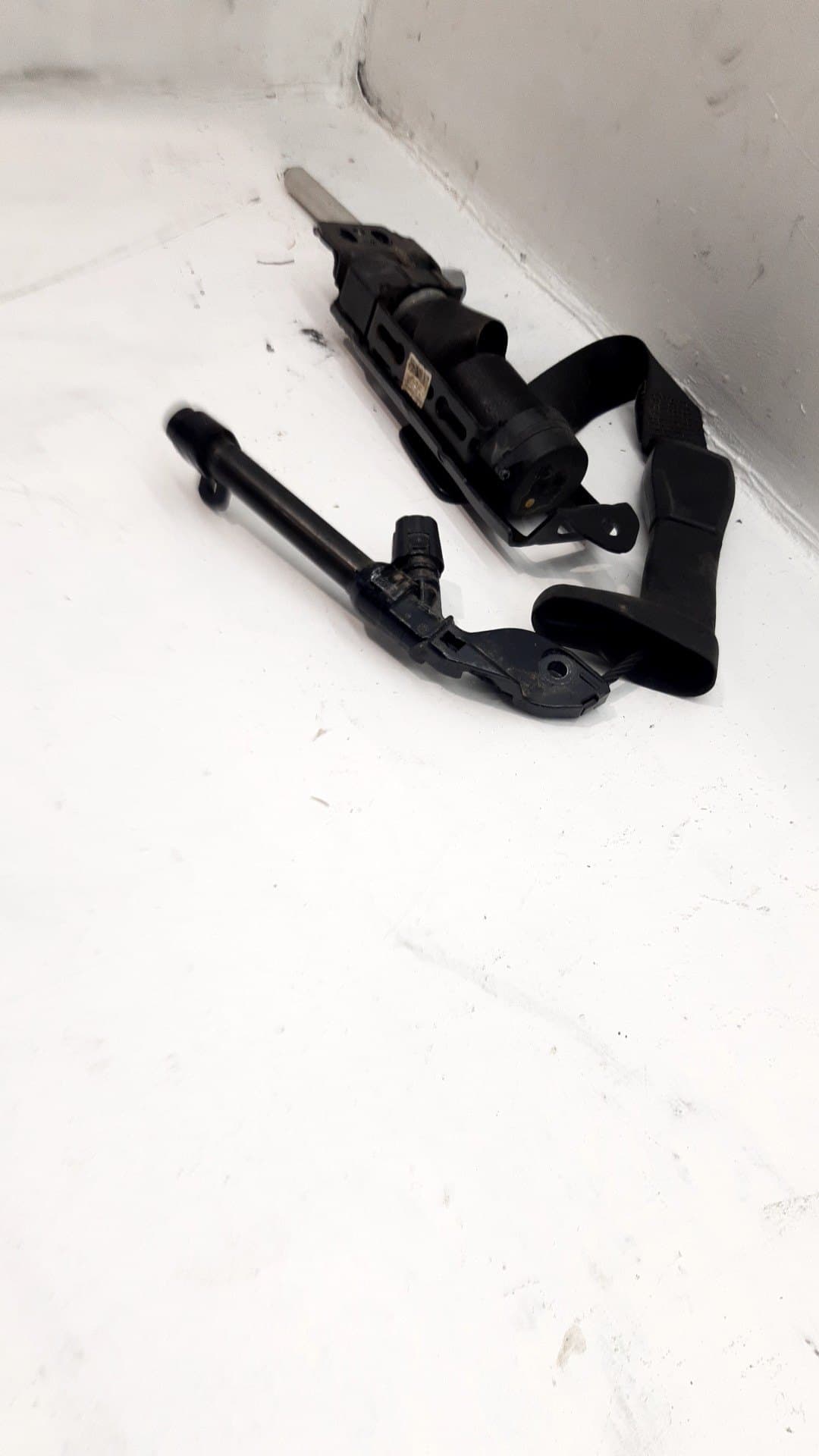 Cinturon seguridad delantero izquierdo HONDA CIVIC VII HATCHBACK (EU, EP, EV) 3