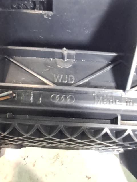 Cenicero AUDI A4 AVANT (8E) 2