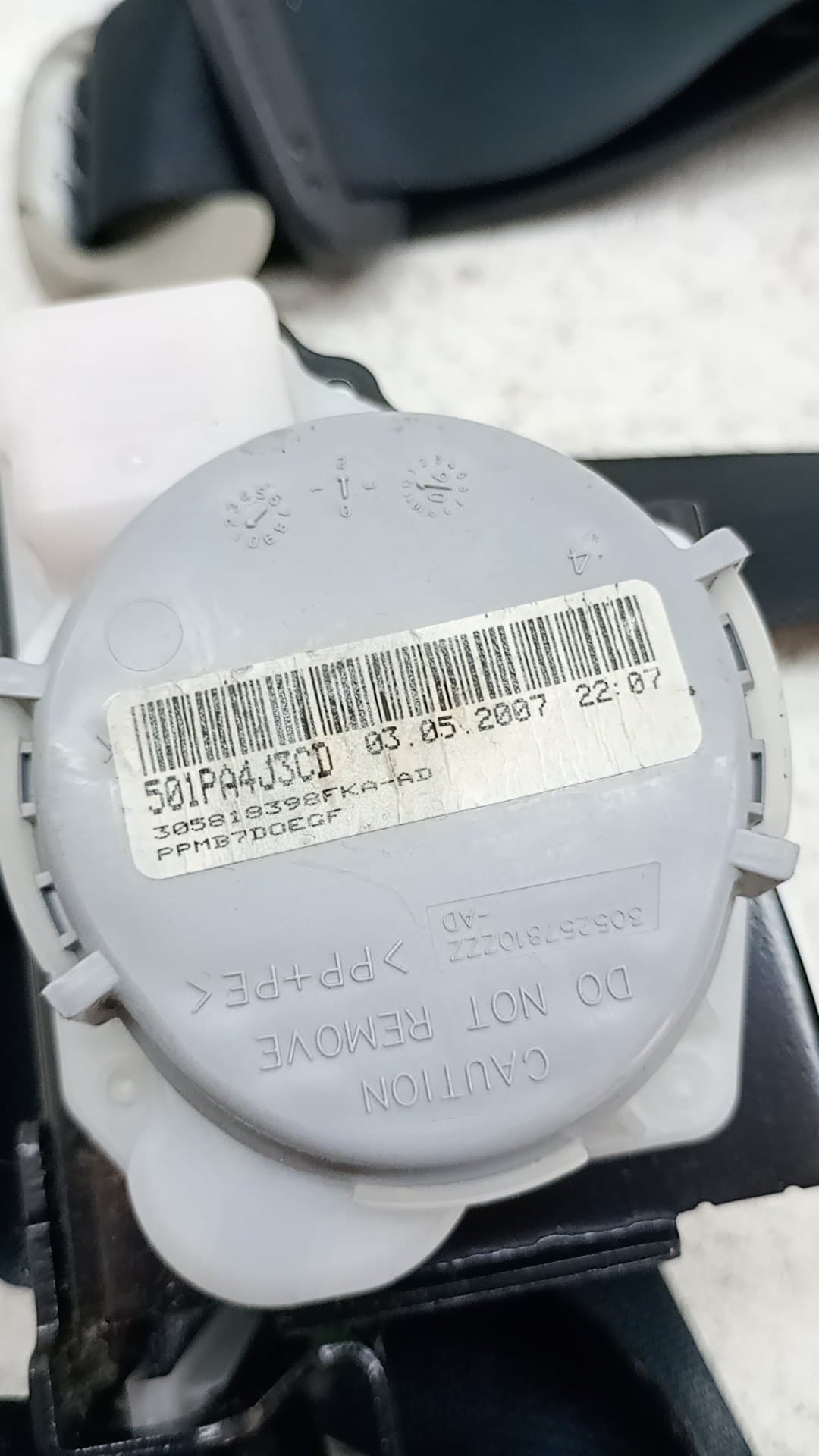 Cinturon seguridad delantero derecho TOYOTA AURIS 3
