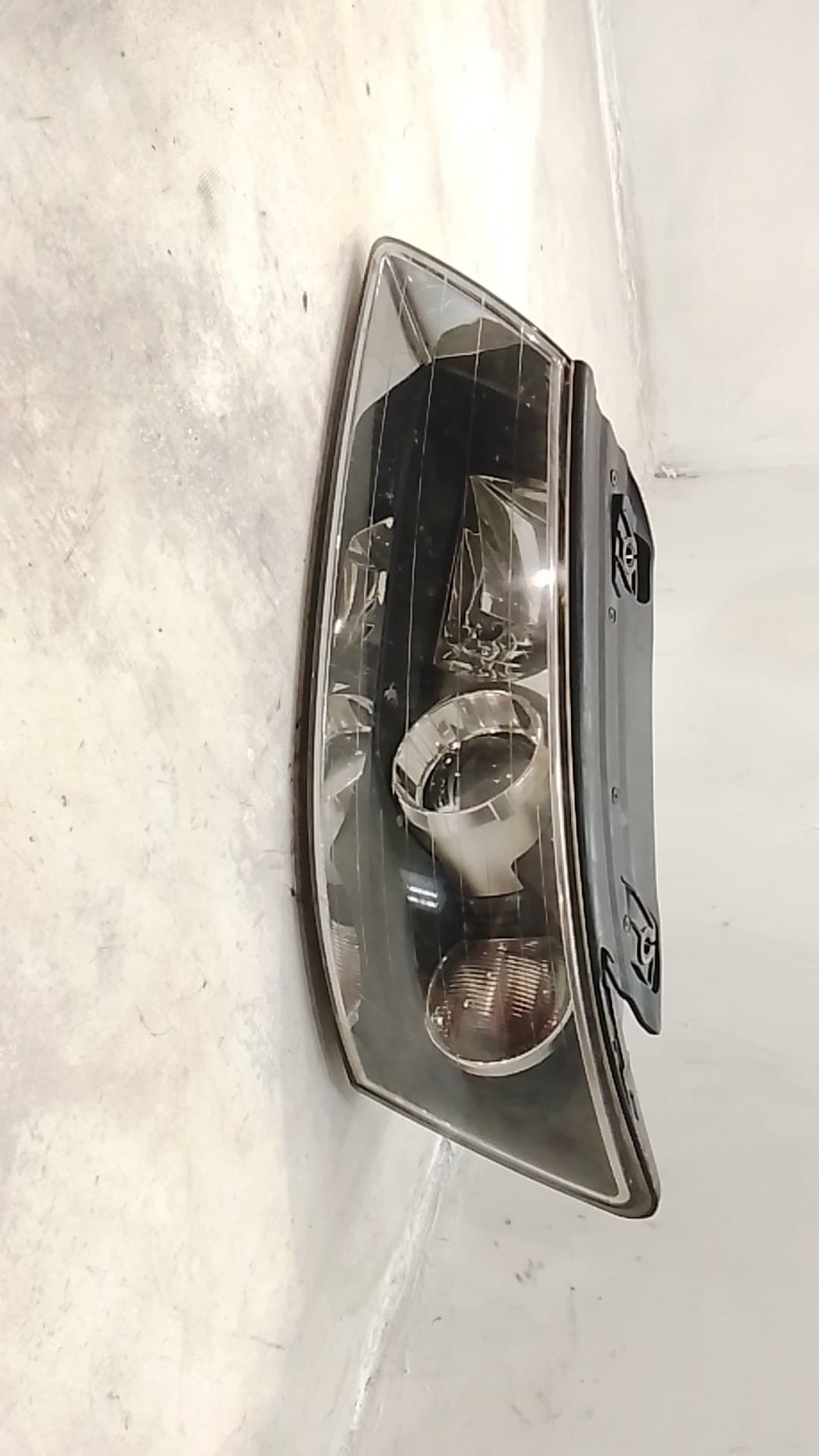 Faro izquierdo HYUNDAI SONATA (NF)
