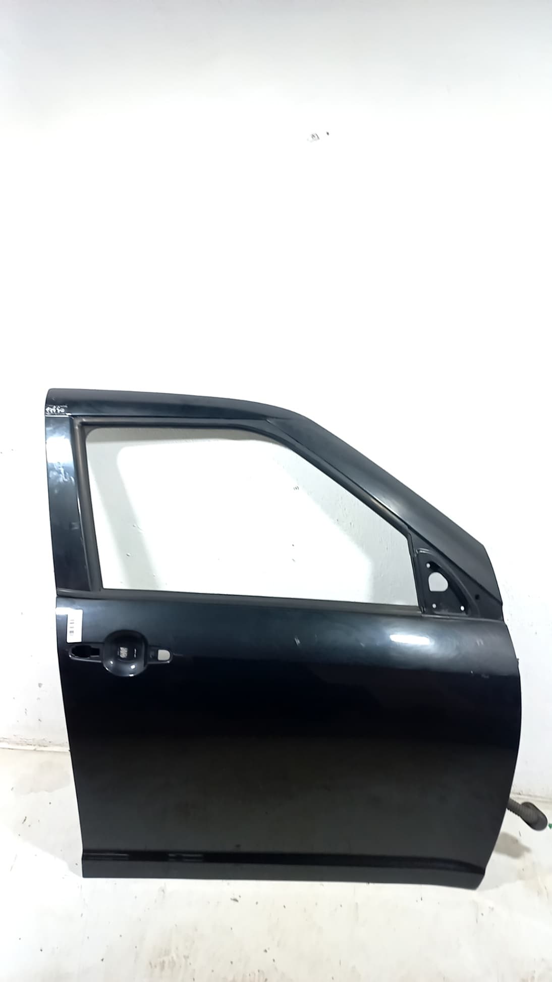 Puerta delantera derecha SUZUKI SWIFT SF BERLINA (EA)