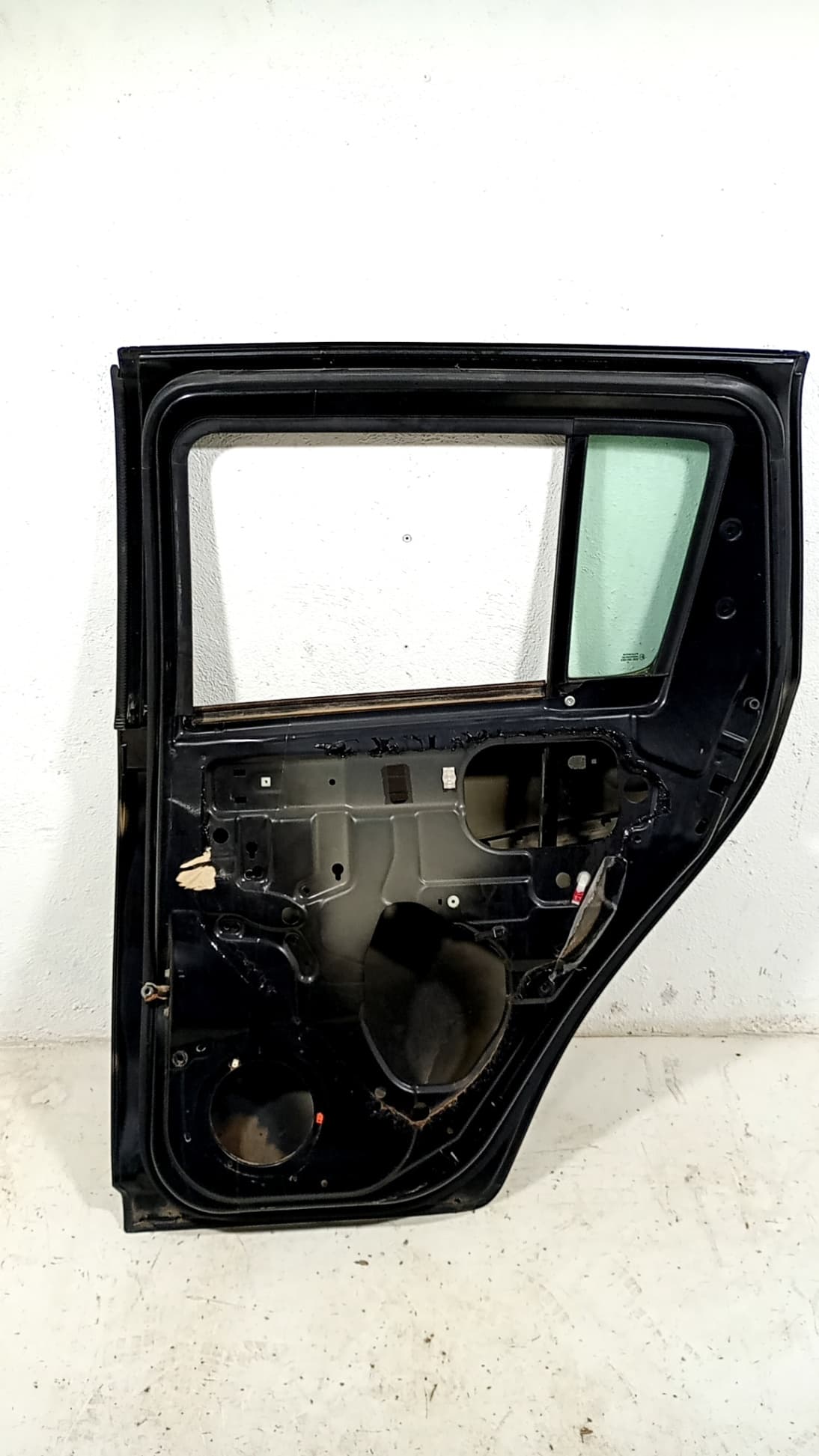 Puerta trasera derecha SUZUKI SWIFT SF BERLINA (EA) 3