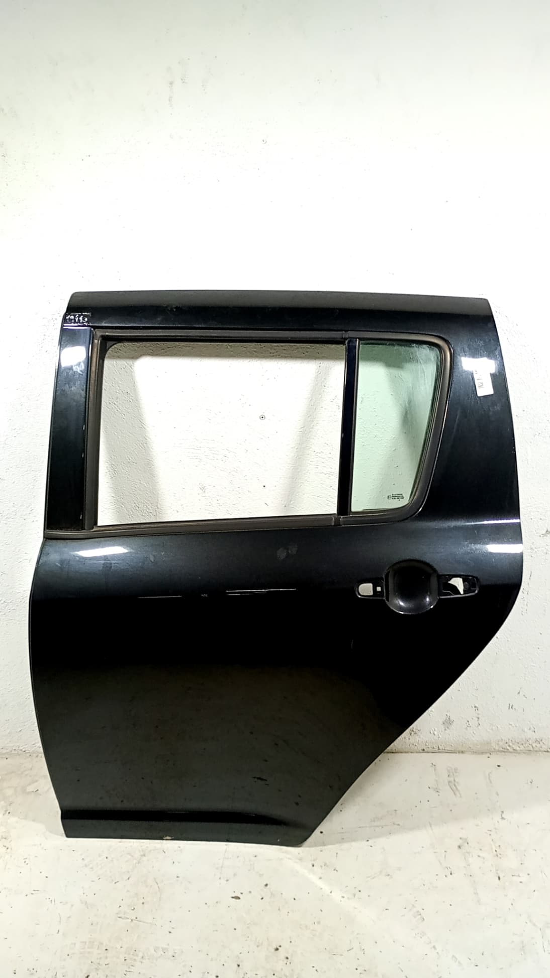 Puerta trasera izquierda SUZUKI SWIFT SF BERLINA (EA)