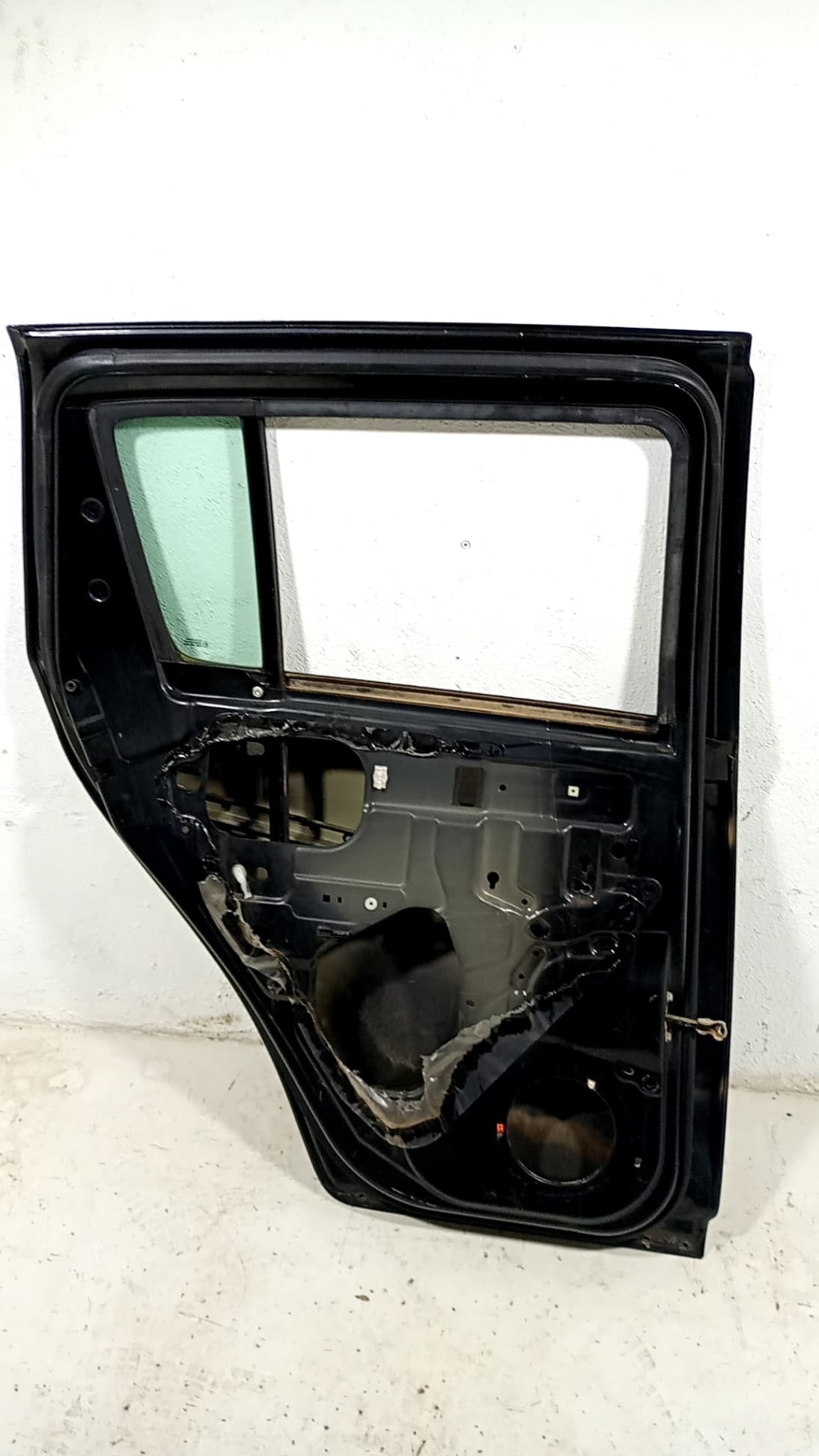 Puerta trasera izquierda SUZUKI SWIFT SF BERLINA (EA) 2