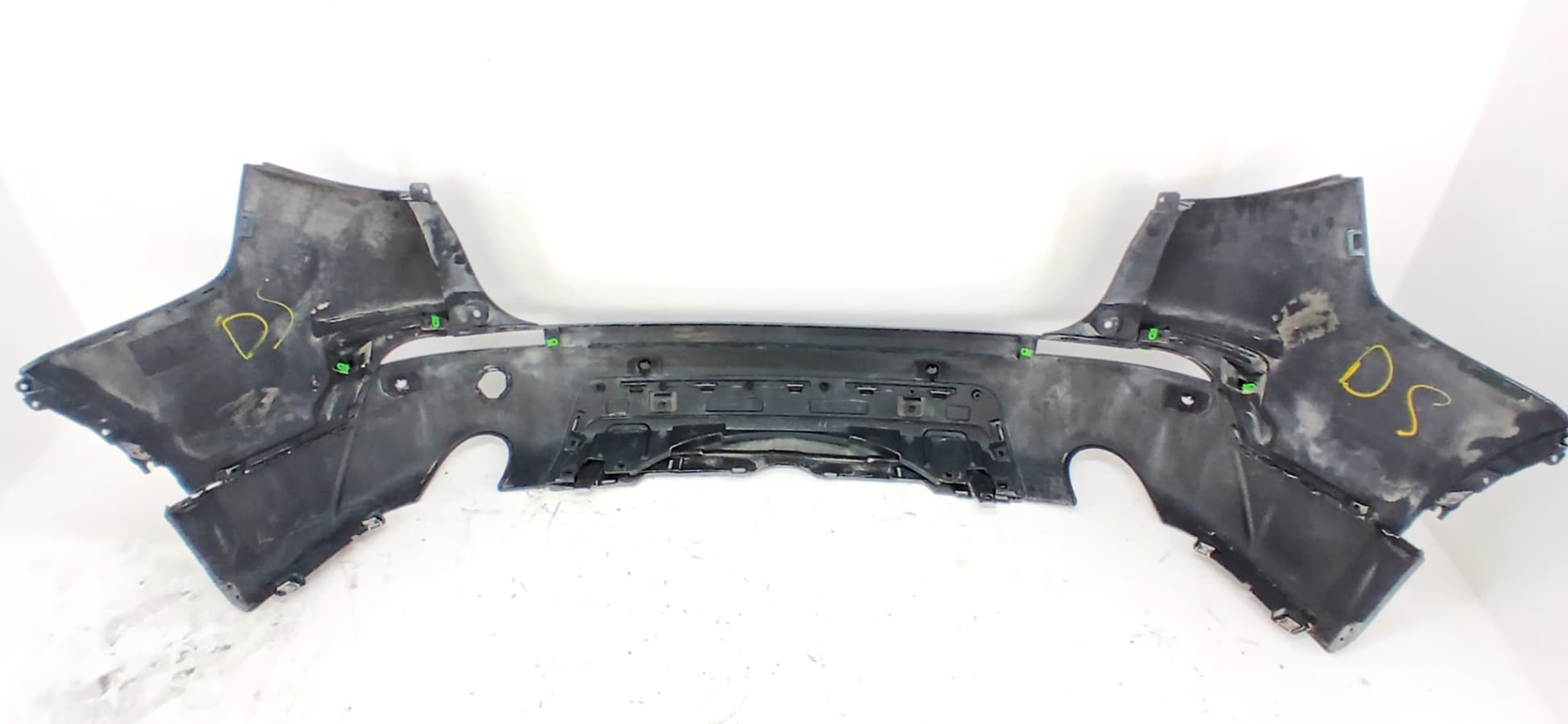 Paragolpes trasero LAND ROVER DISCOVERY SPORT 2