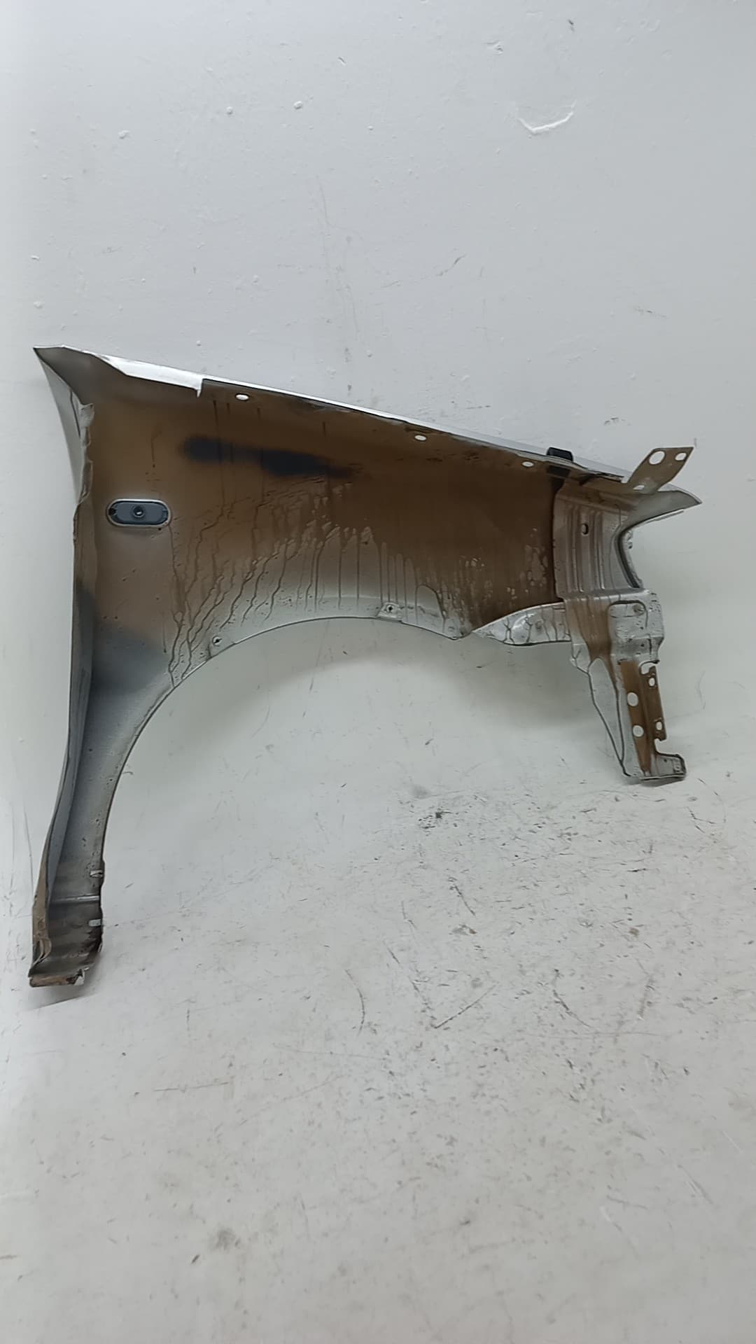 Aleta delantera izquierda VOLKSWAGEN POLO BERLINA (6N1)