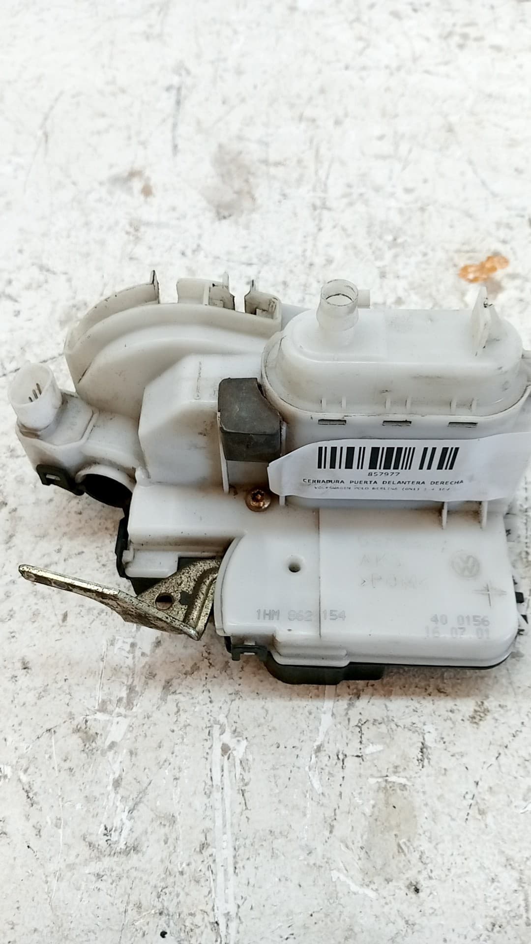Cerradura puerta delantera derecha VOLKSWAGEN POLO BERLINA (6N1)