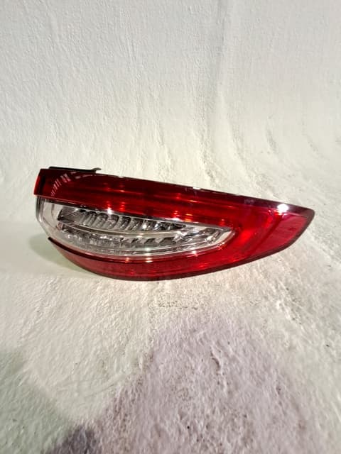 Piloto trasero derecho FORD MONDEO