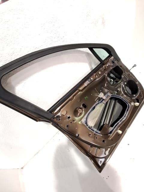 Puerta delantera izquierda FORD MONDEO 3
