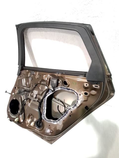 Puerta trasera izquierda FORD MONDEO 4