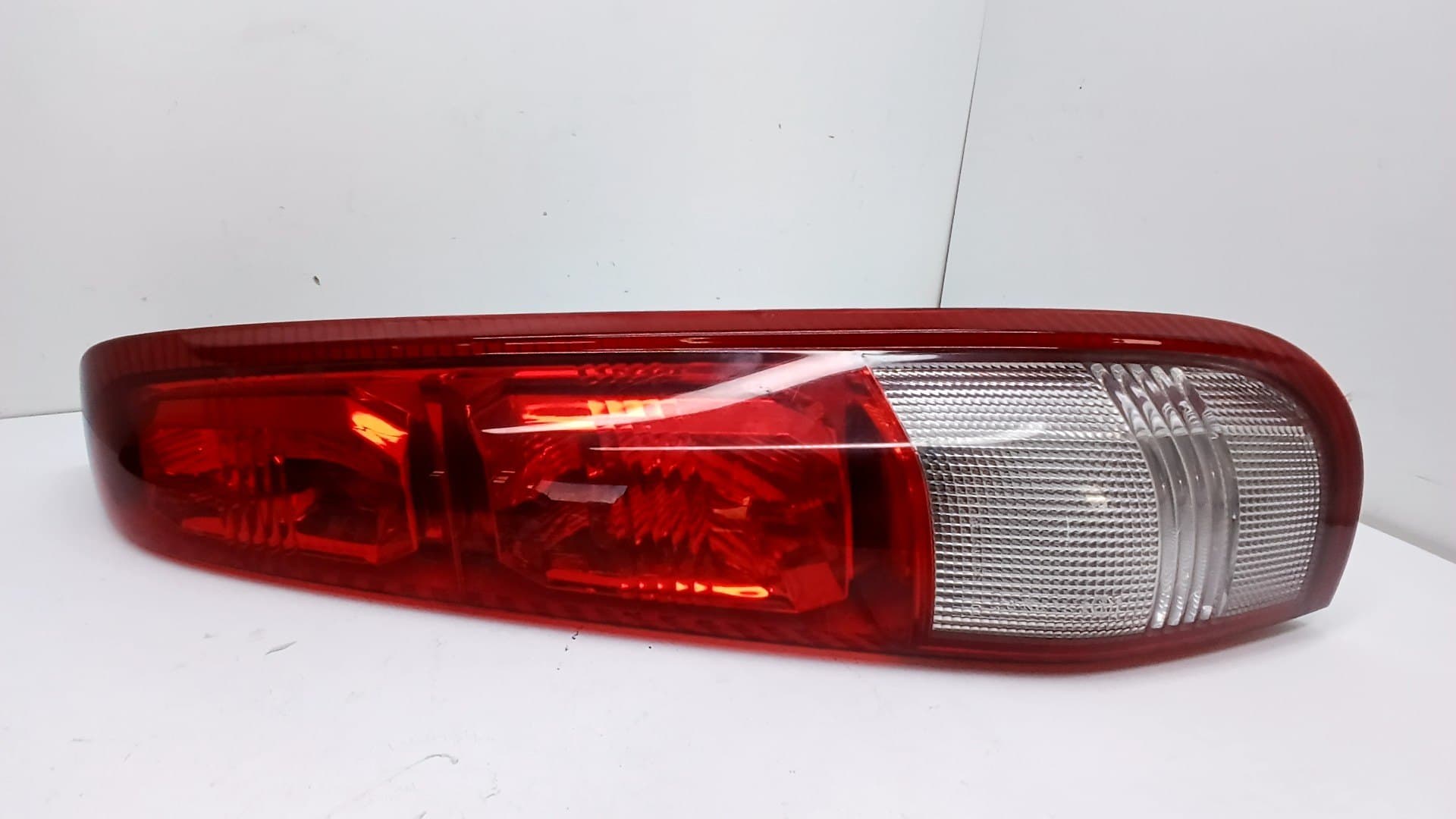 Piloto trasero derecho NISSAN X-TRAIL (T30) 4