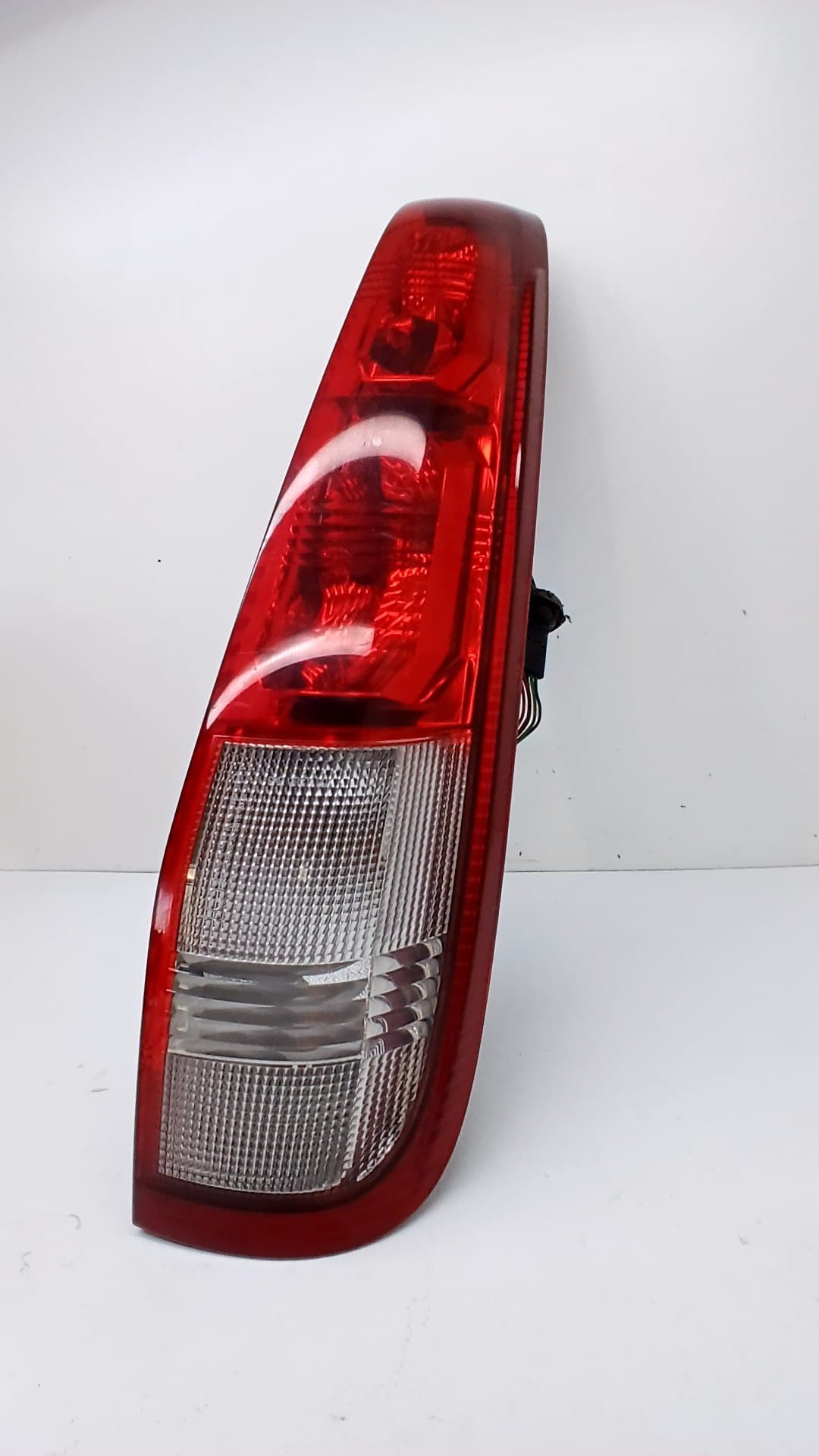 Piloto trasero derecho NISSAN X-TRAIL (T30)