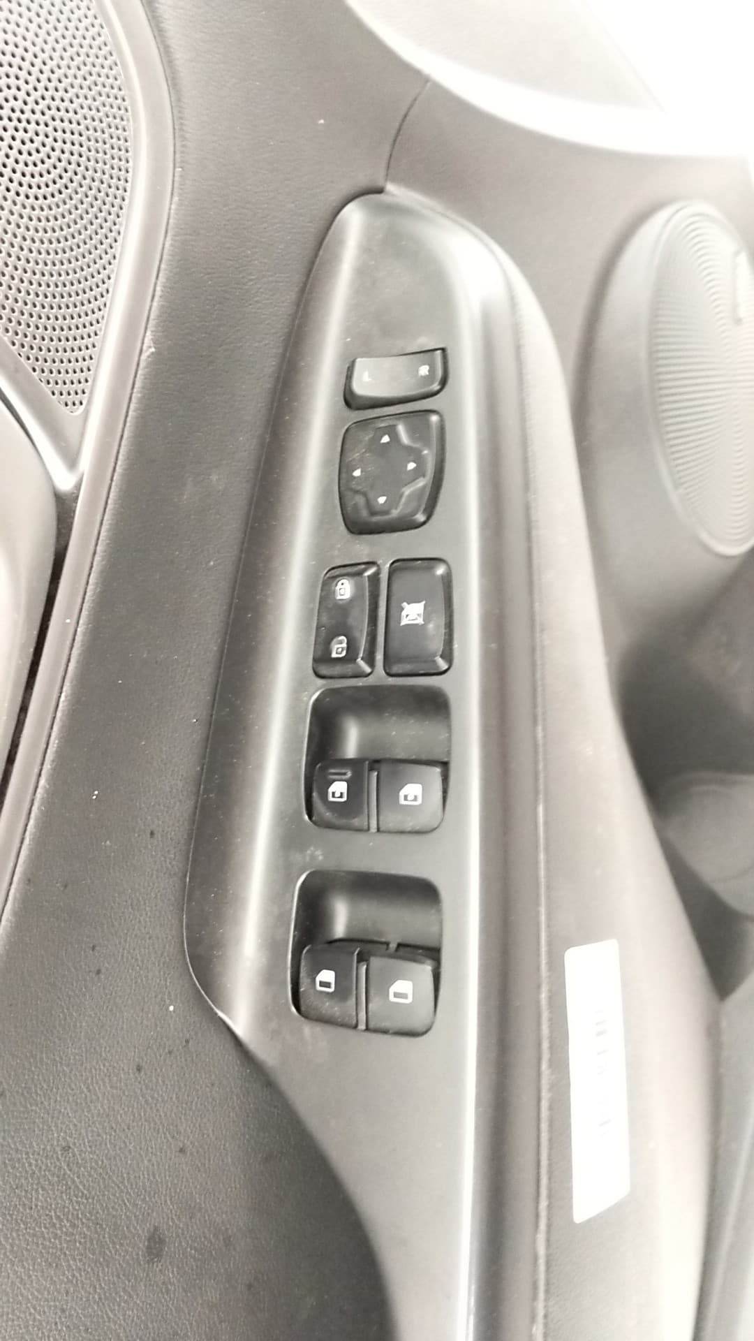 Recambio HYUNDAI KONA ref. 82307J9040TEY 4