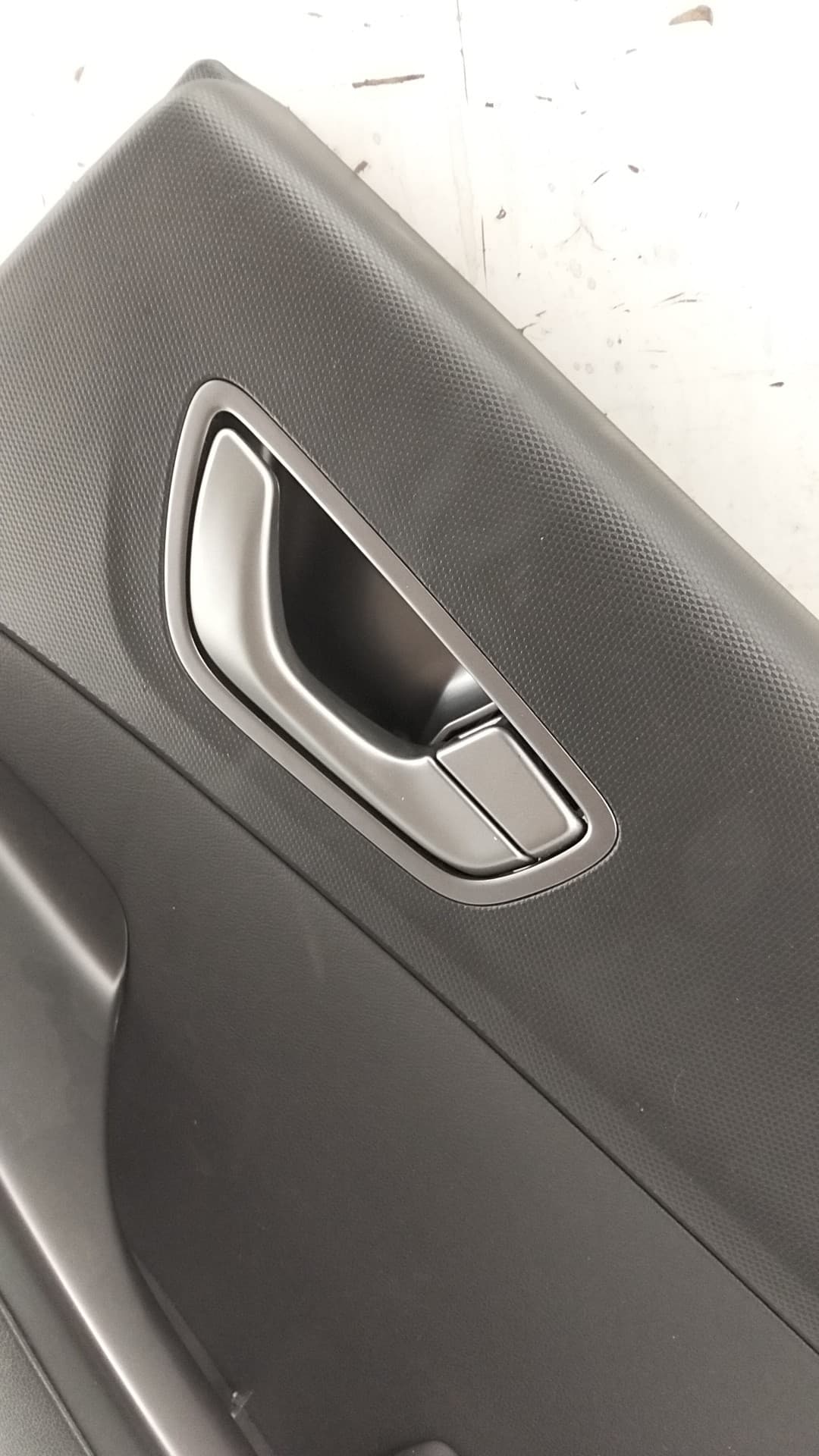 Guarnecido puerta trasera derecha HYUNDAI KONA 3