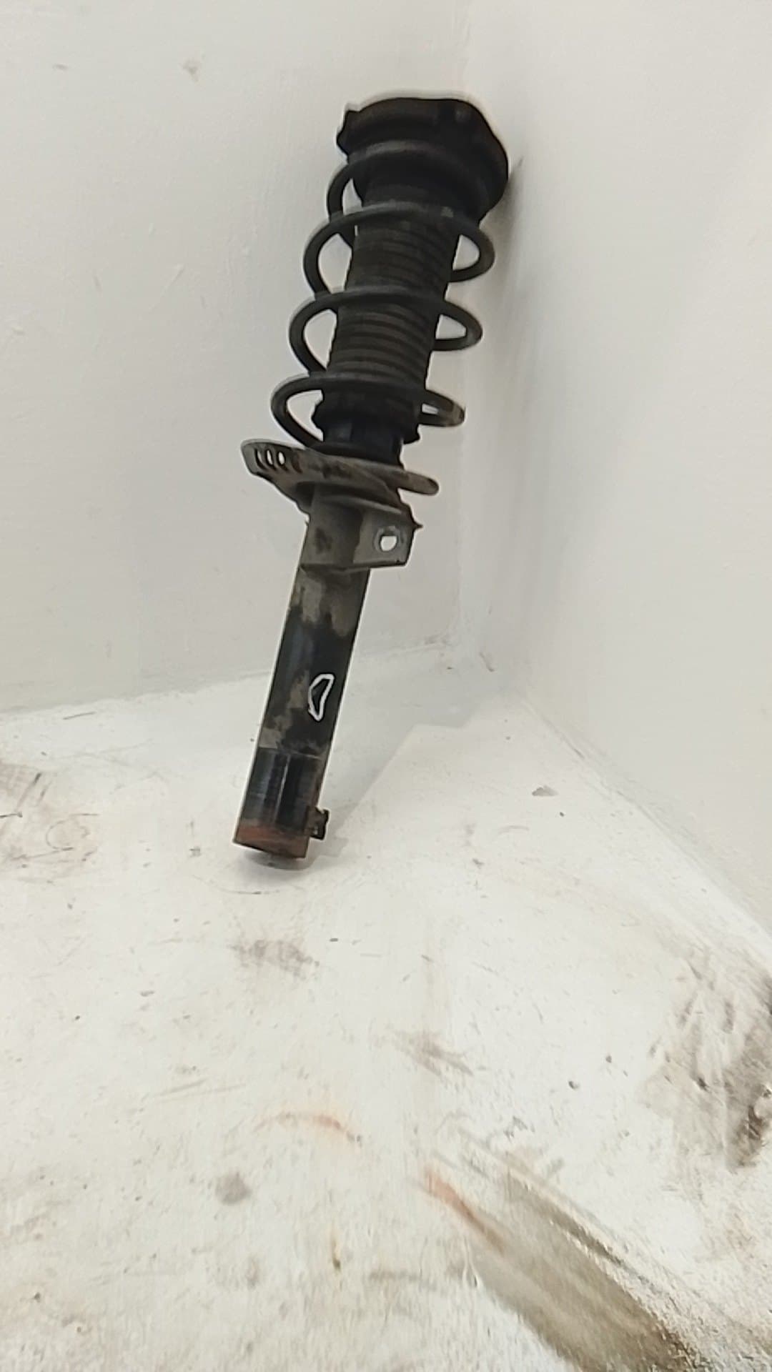 Amortiguador delantero derecho VOLKSWAGEN SCIROCCO (137)