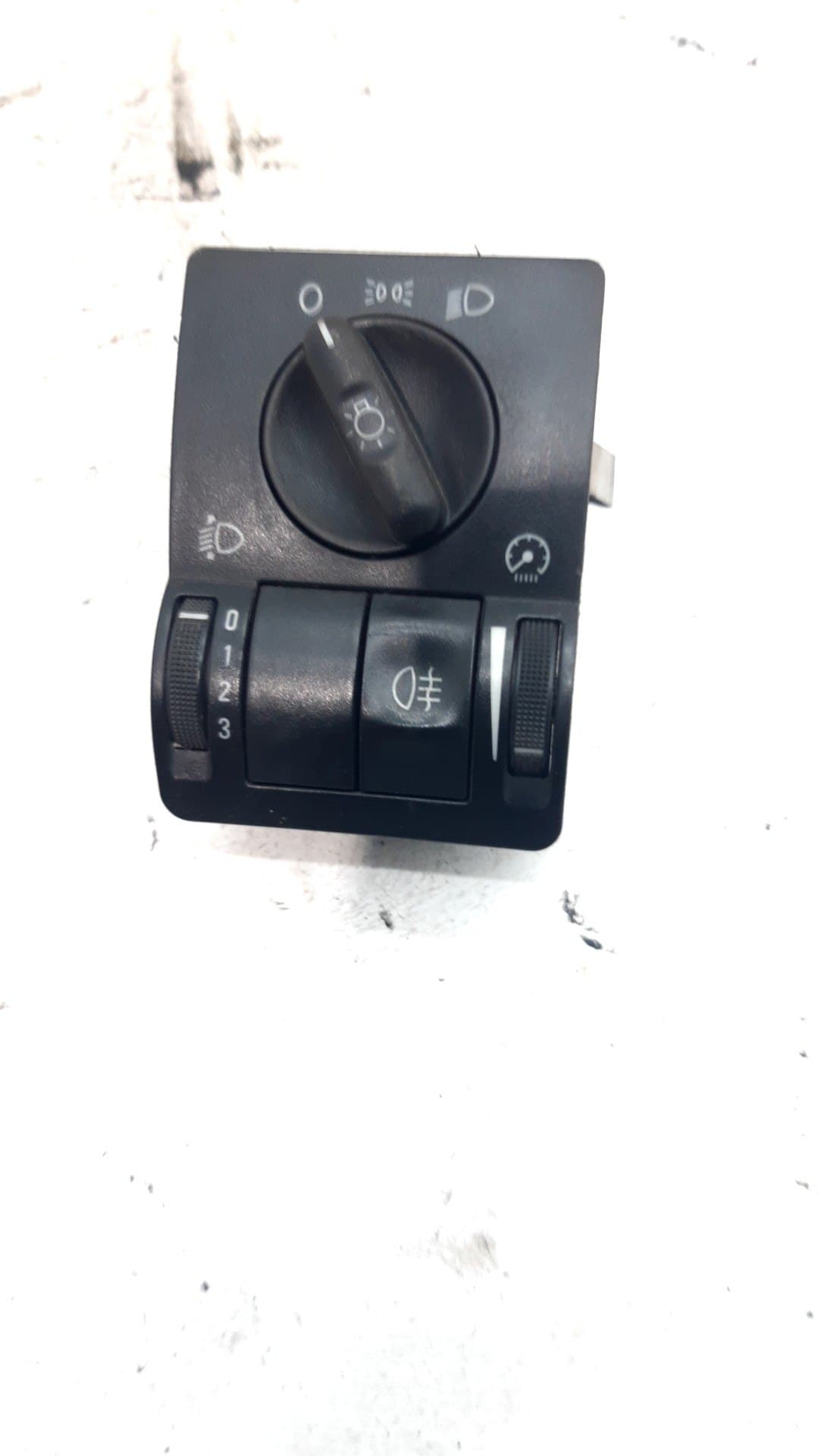 Recambio OPEL CORSA C ref. 9138124