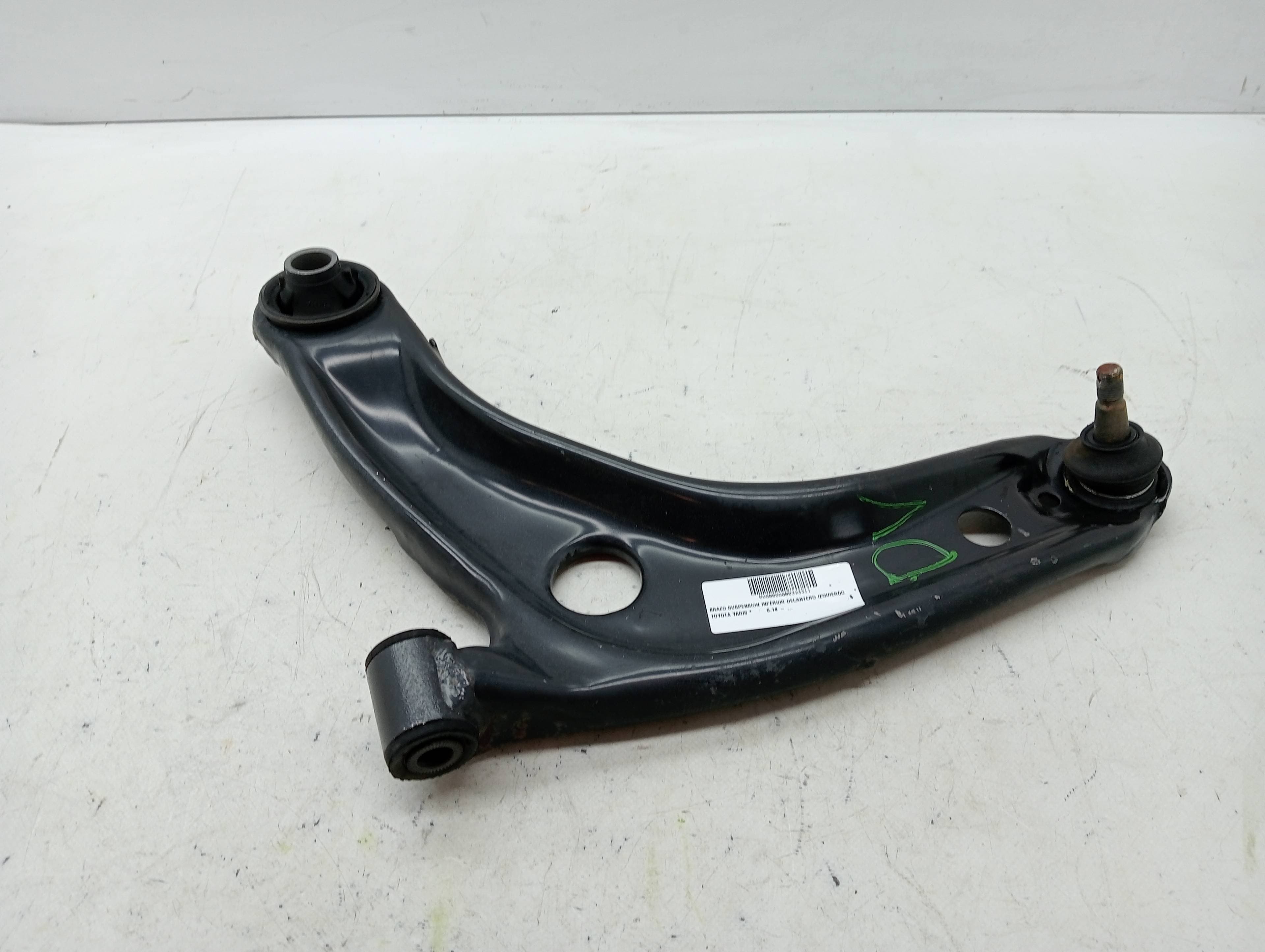 Brazo suspension inferior delantero izquierdo TOYOTA YARIS