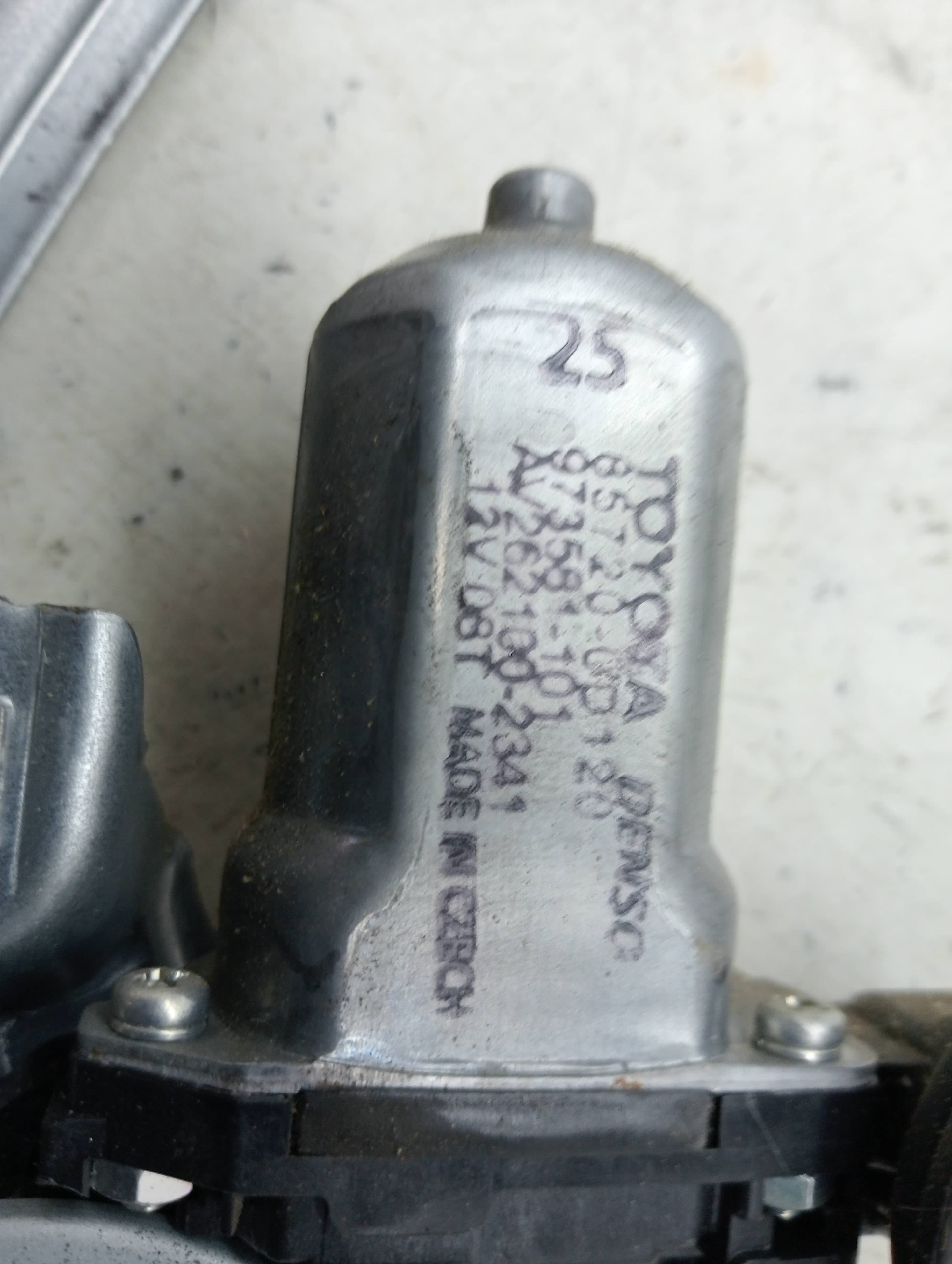 Elevalunas trasero derecho TOYOTA YARIS 3