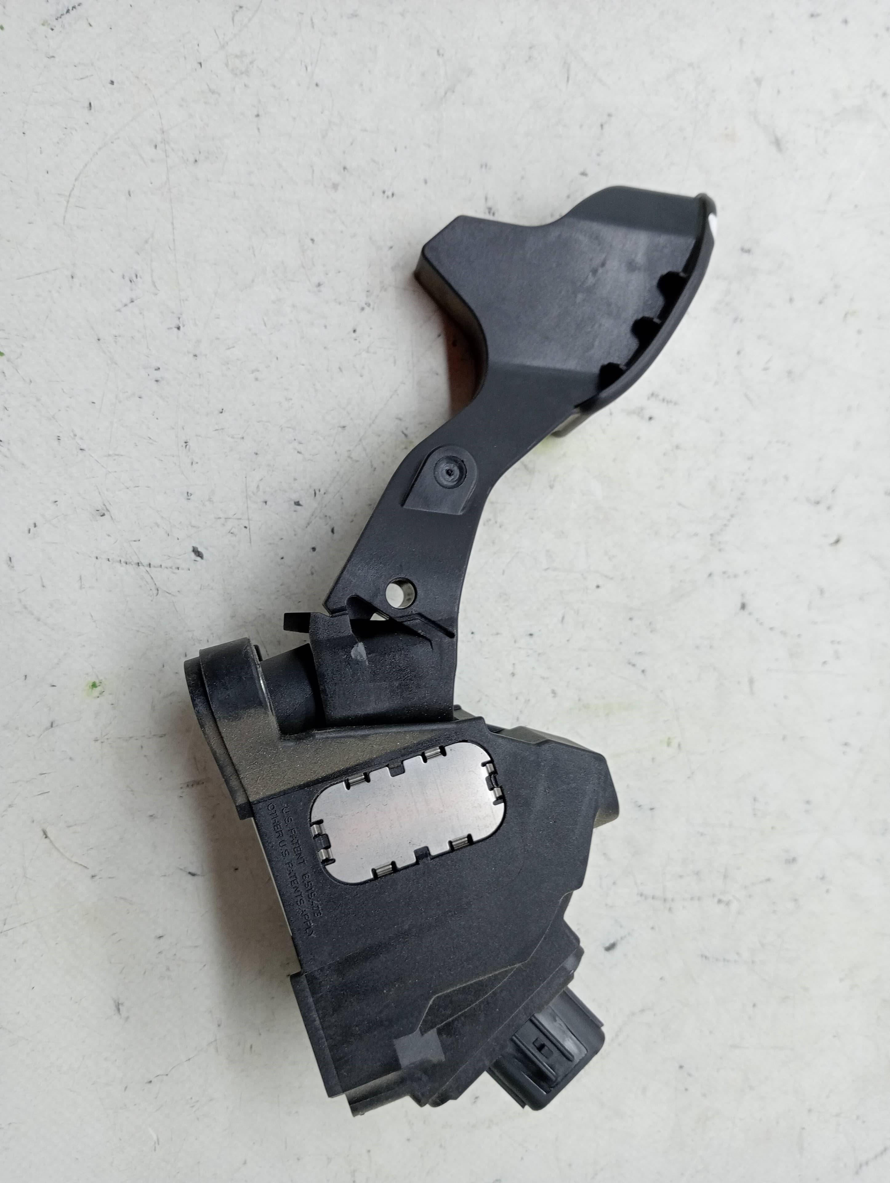 Pedal acelerador TOYOTA YARIS
