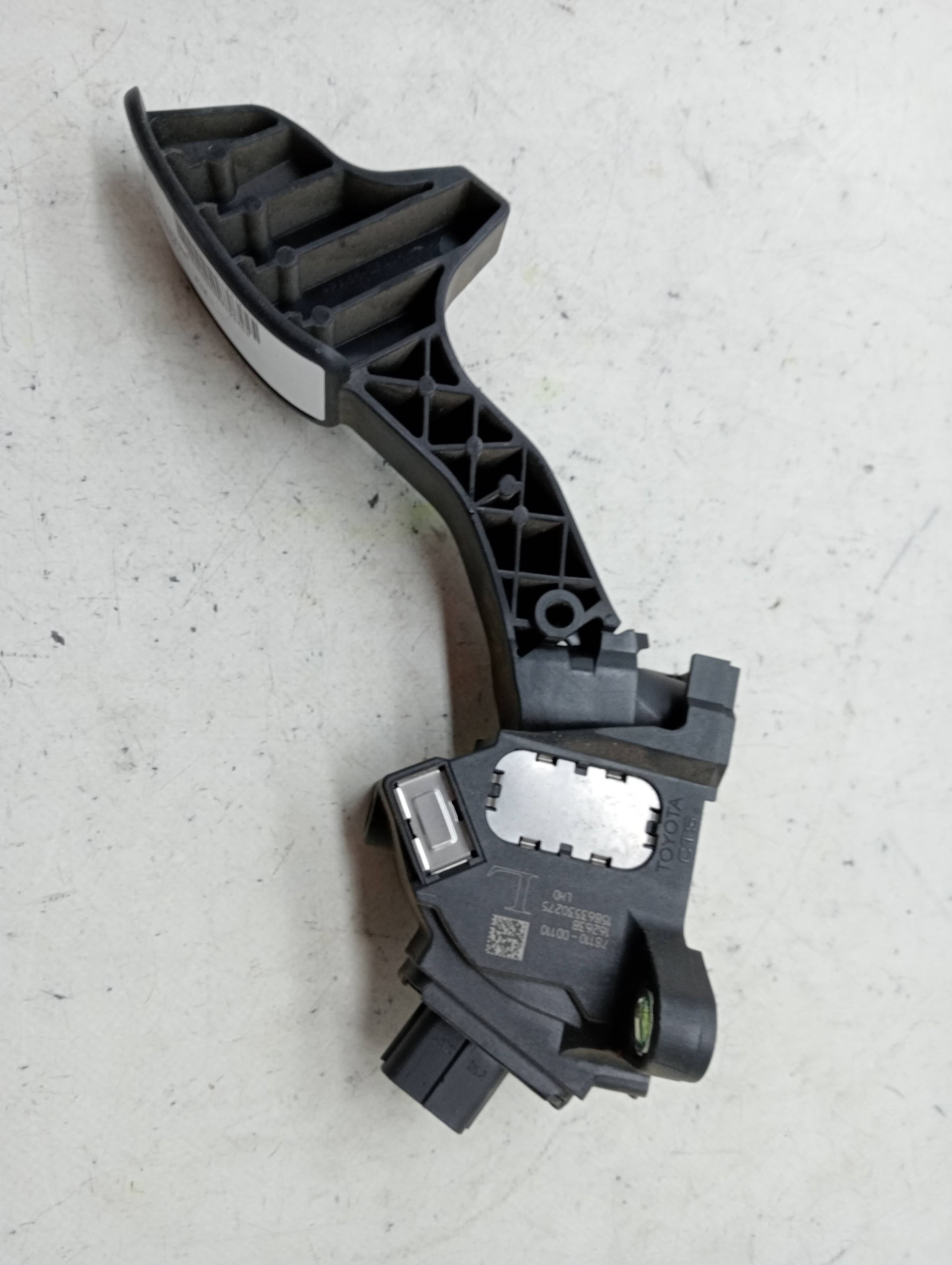 Pedal acelerador TOYOTA YARIS 3