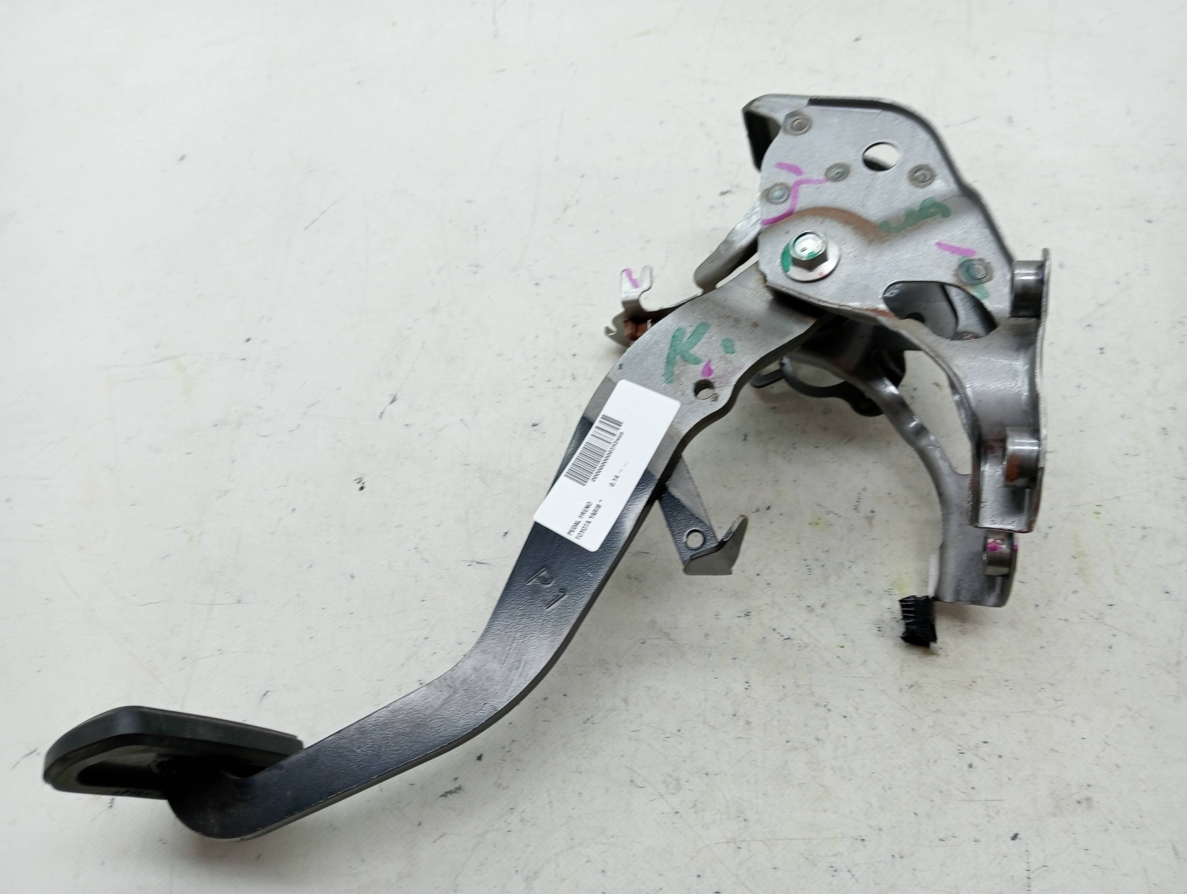 Pedal freno TOYOTA YARIS