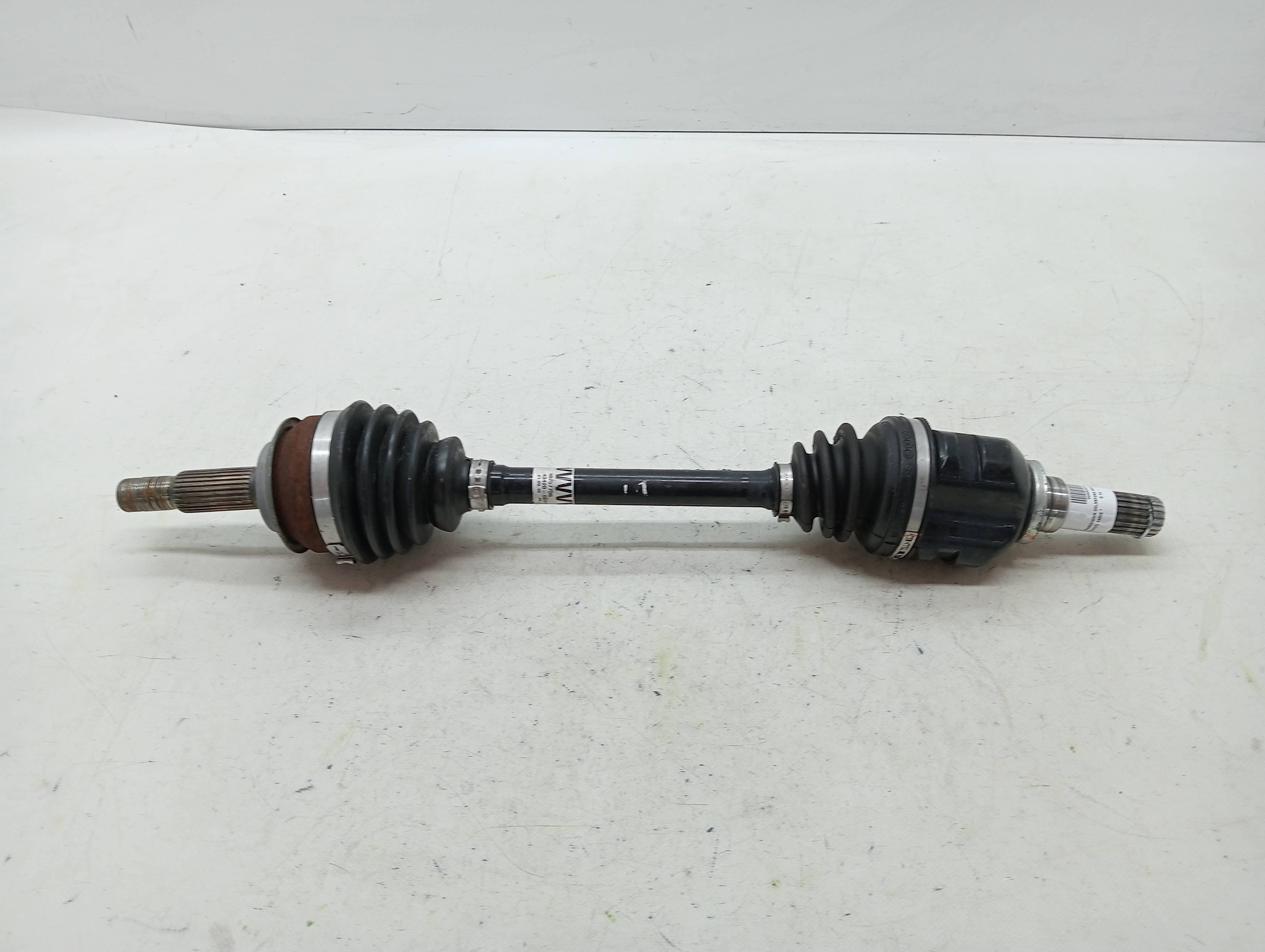 Transmision delantera izquierda TOYOTA YARIS