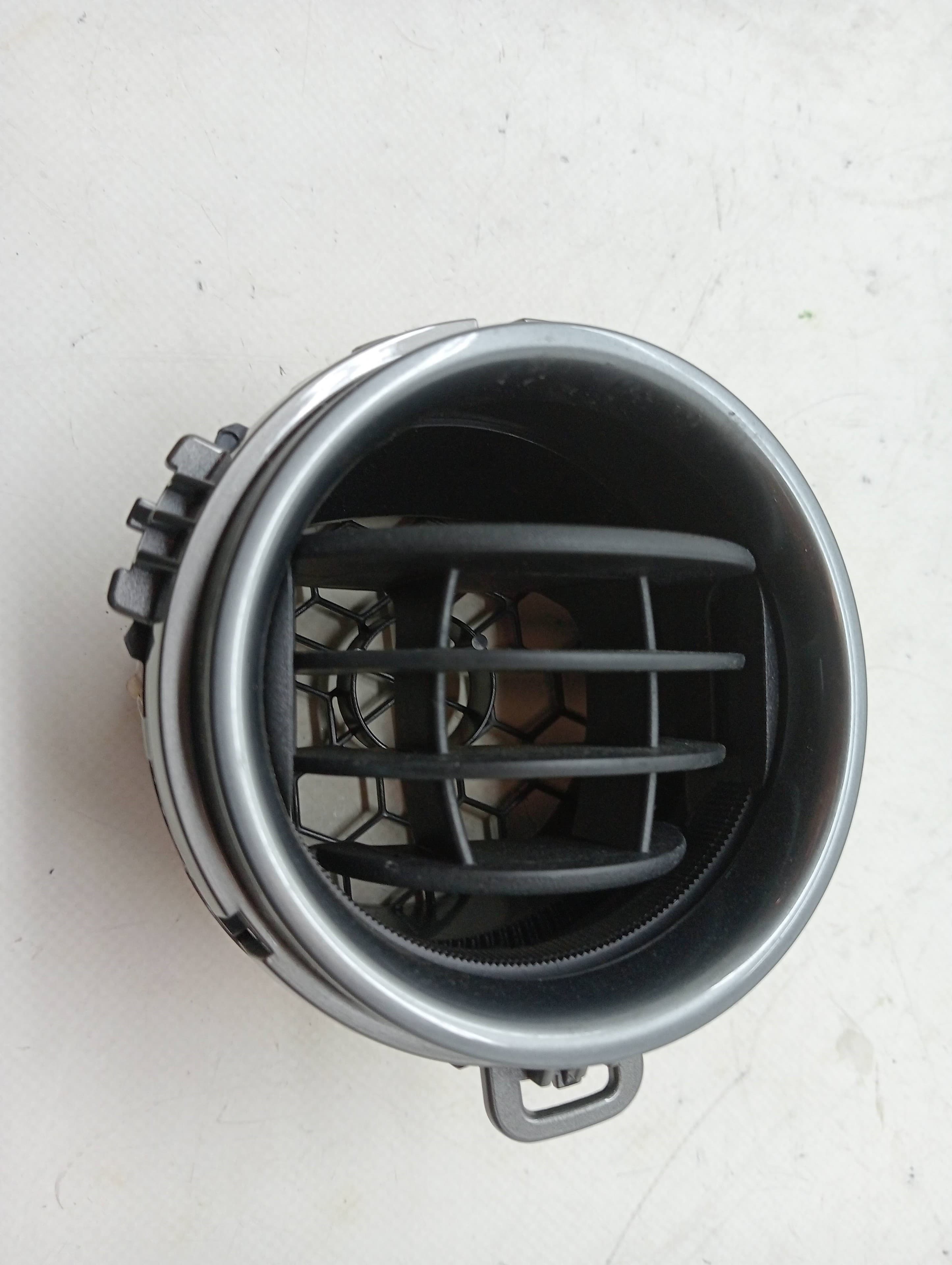 Recambio TOYOTA YARIS ref. 556800D020C8