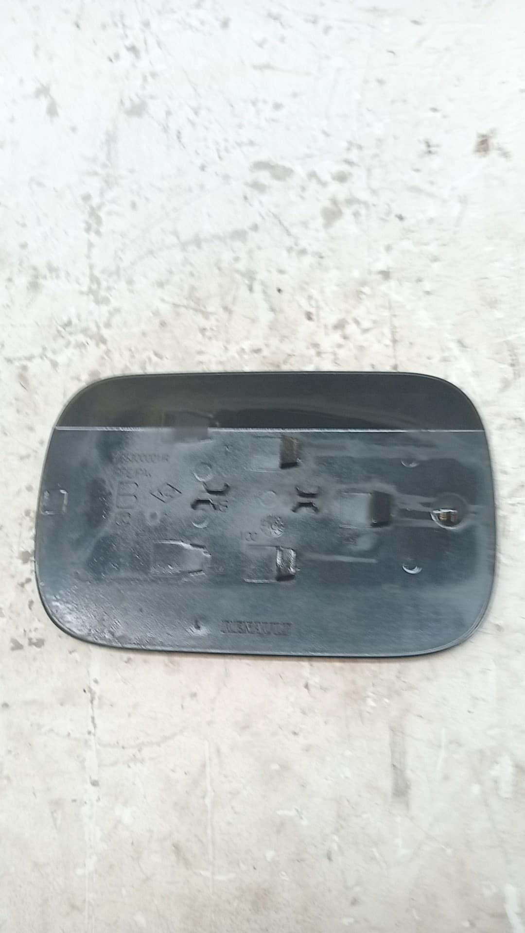 Tapa exterior combustible RENAULT LAGUNA III 2