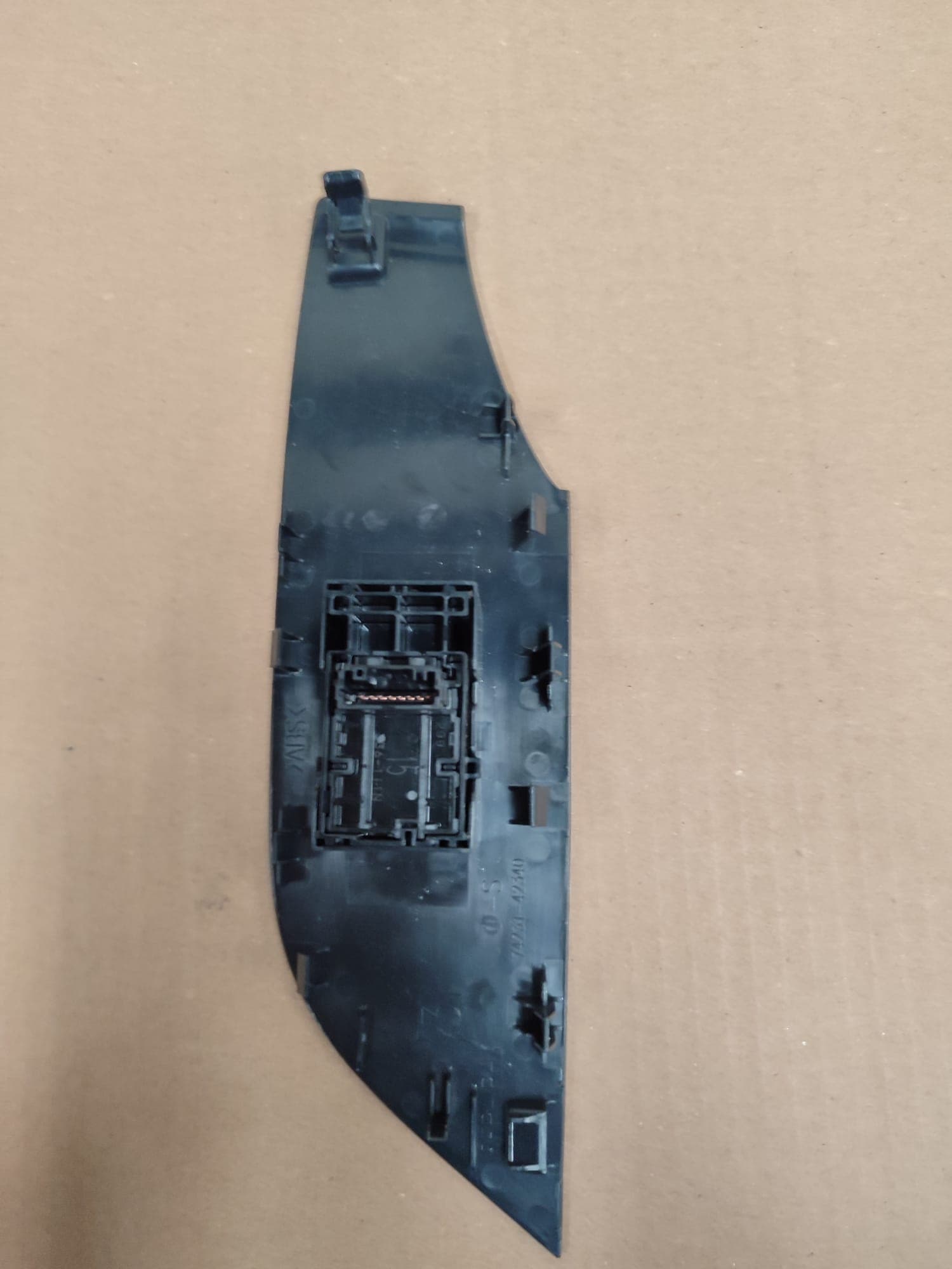 Mando elevalunas delantero derecho TOYOTA RAV4 3