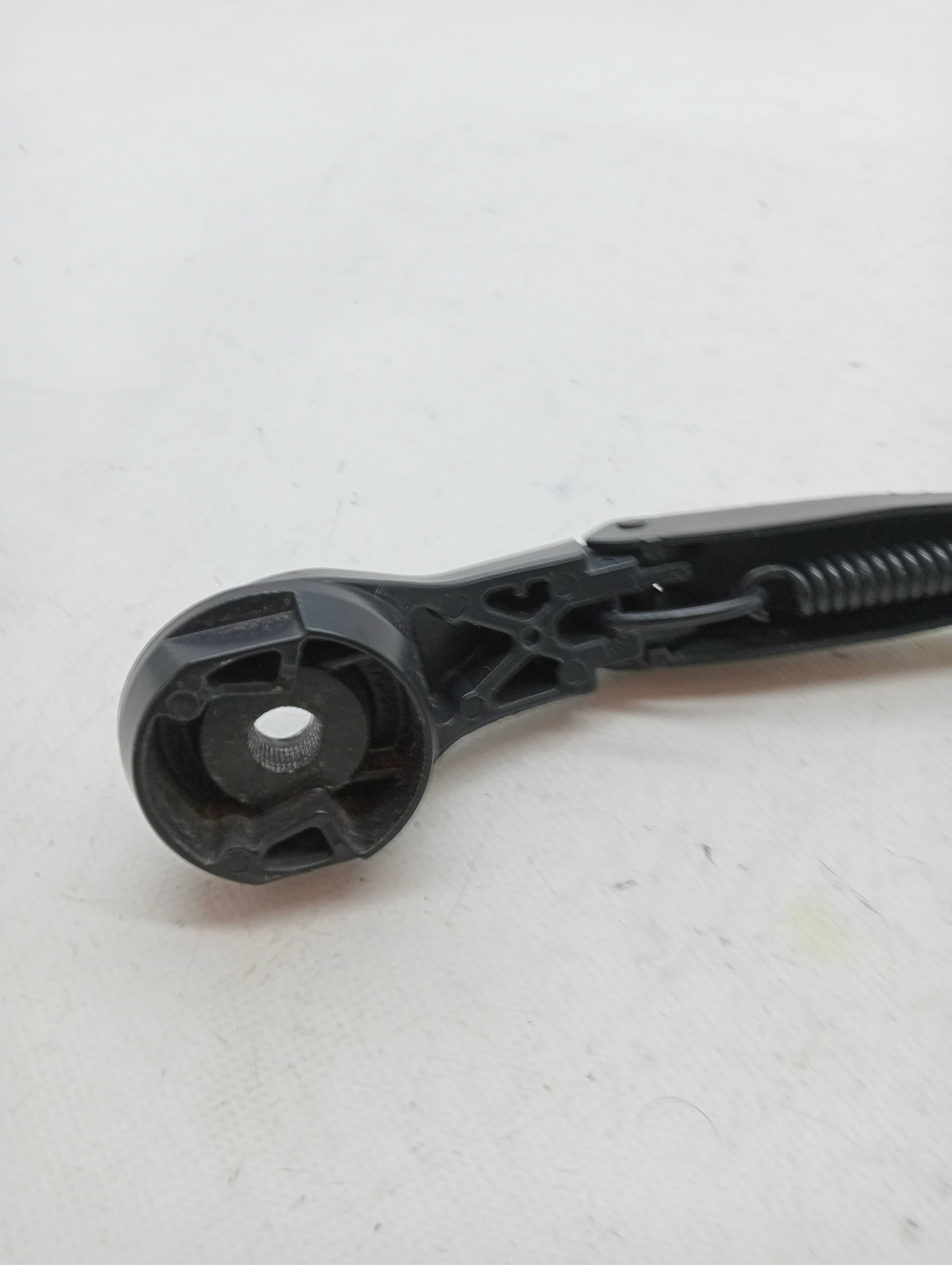 Brazo limpia delantero izquierdo CITROEN C4 GRAND PICASSO 3