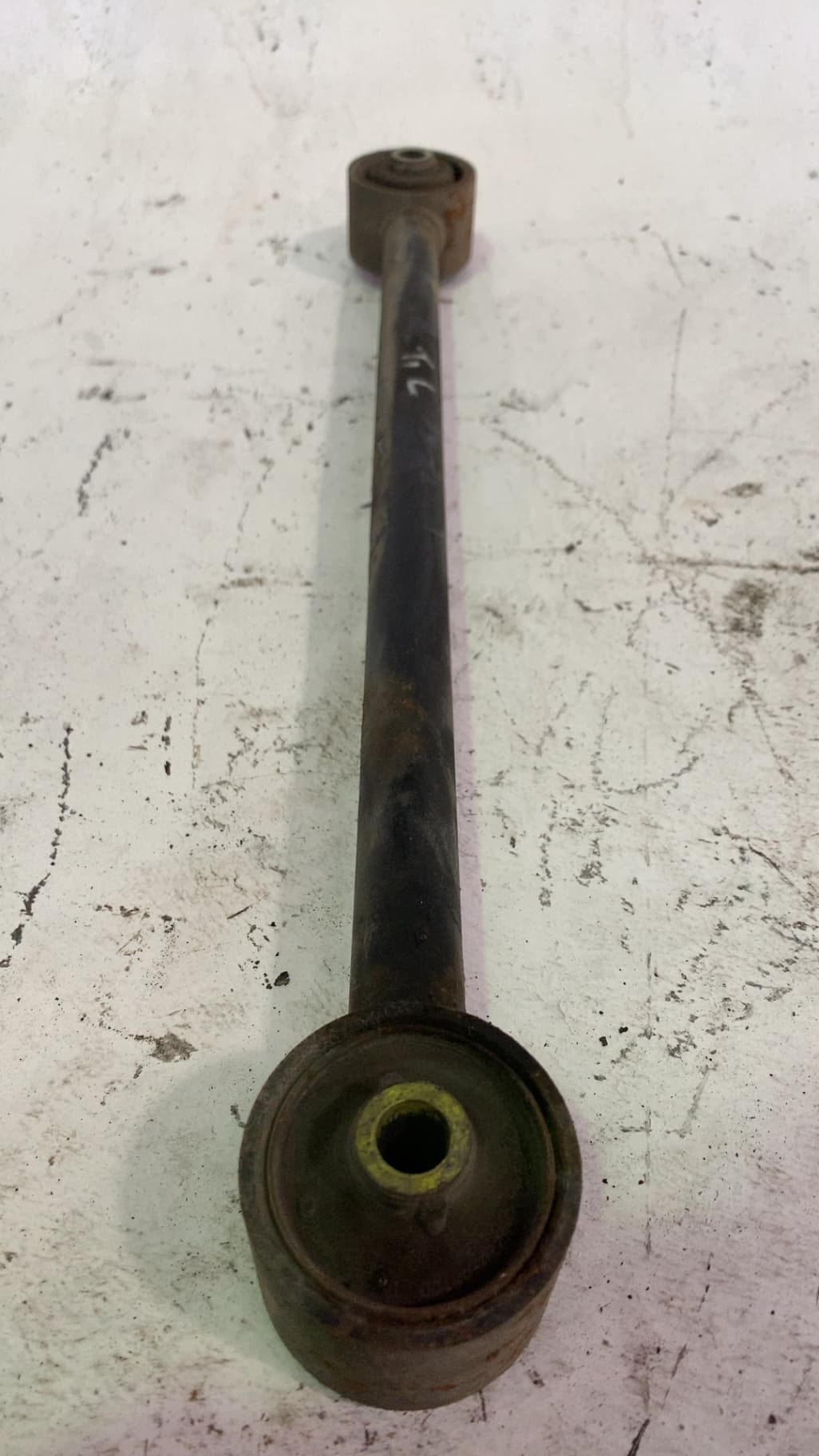 Brazo suspension inferior trasero izquierdo HYUNDAI H-1