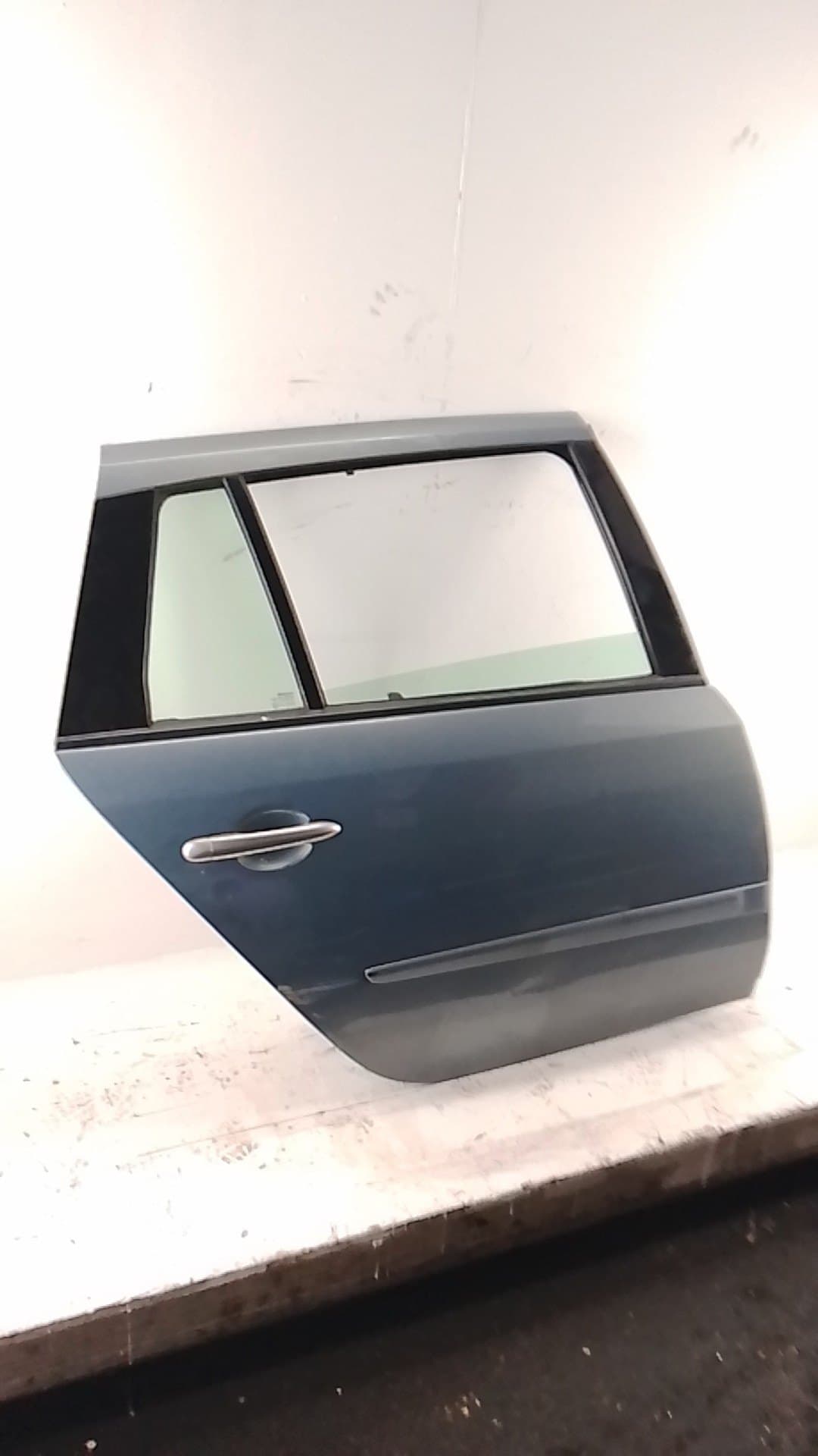 Puerta trasera derecha RENAULT LAGUNA II GRANDTOUR (KG0/1_)