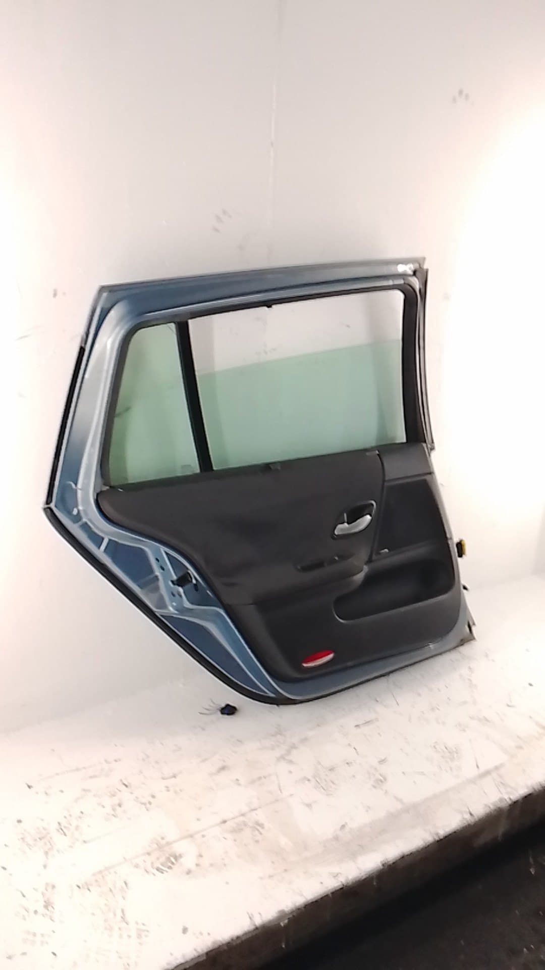 Puerta trasera izquierda RENAULT LAGUNA II GRANDTOUR (KG0/1_) 2