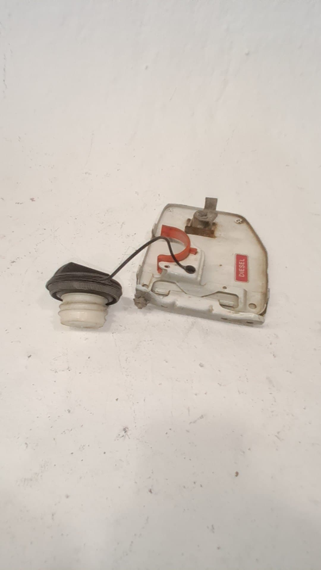 Tapa exterior combustible NISSAN NP300 PICKUP (D22) 4