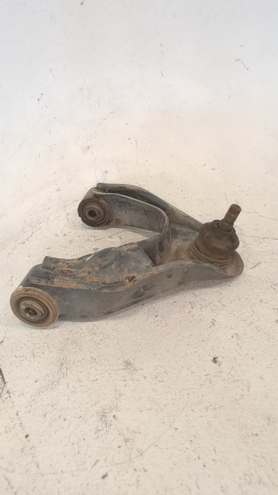 Brazo suspension superior delantero derecho NISSAN NP300 PICKUP (D22) 3