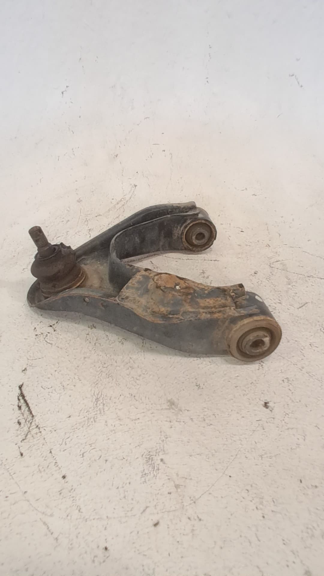 Brazo suspension superior delantero izquierdo NISSAN NP300 PICKUP (D22) 3